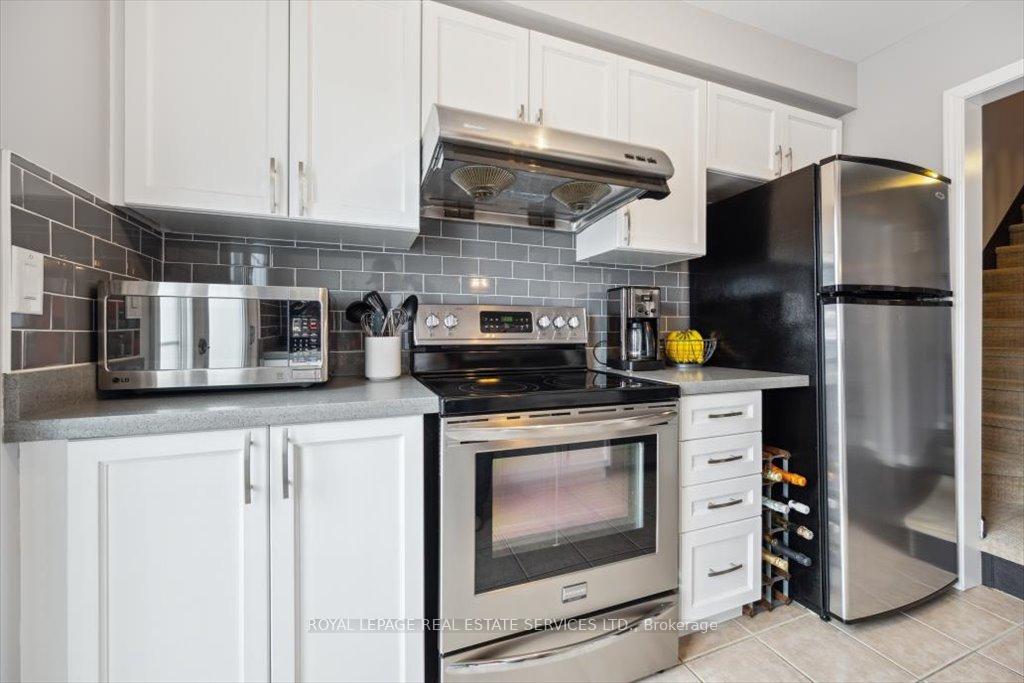 Photo 13 of 922 Brassard Circle, Milton, Willmott — HOMEH