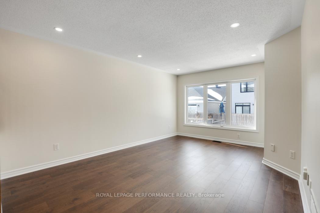 Photo 12 of 556 Langelier Avenue, Ottawa, Mer Bleue/Bradley Estates/Anderson Park — HOMEH