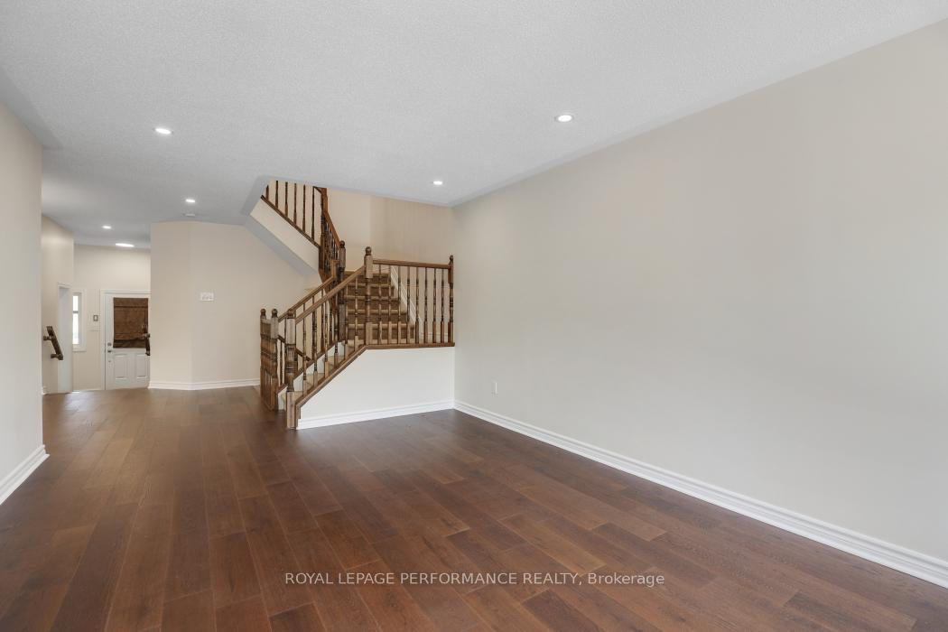 Photo 15 of 556 Langelier Avenue, Ottawa, Mer Bleue/Bradley Estates/Anderson Park — HOMEH