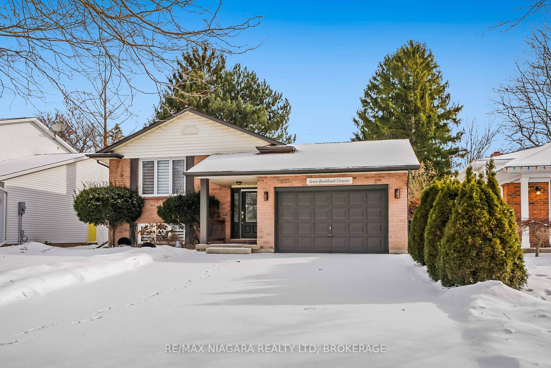 Photo 1 of 7 Brookbank Crescent, Pelham, Fonthill — HOMEH