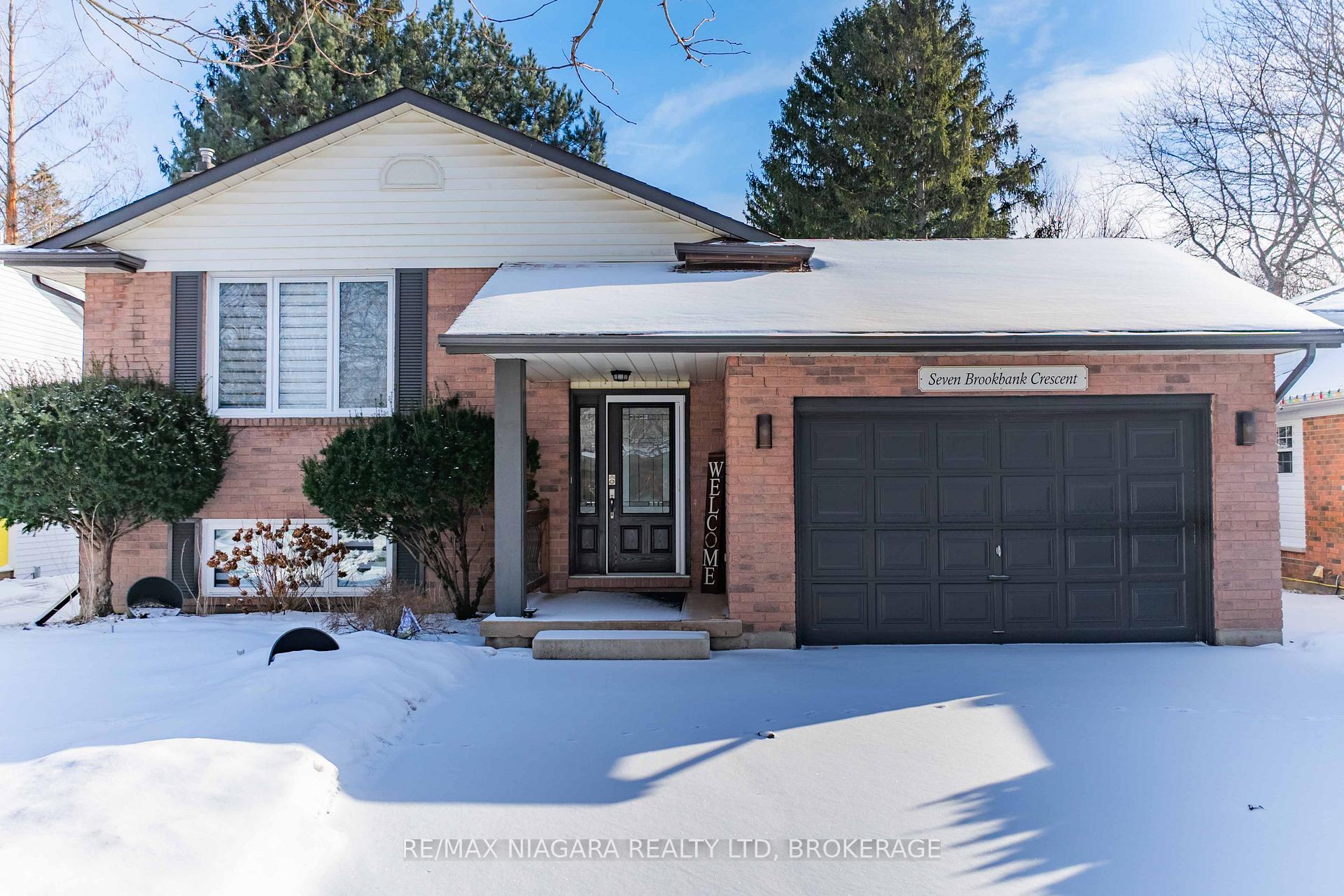 Photo 2 of 7 Brookbank Crescent, Pelham, Fonthill — HOMEH