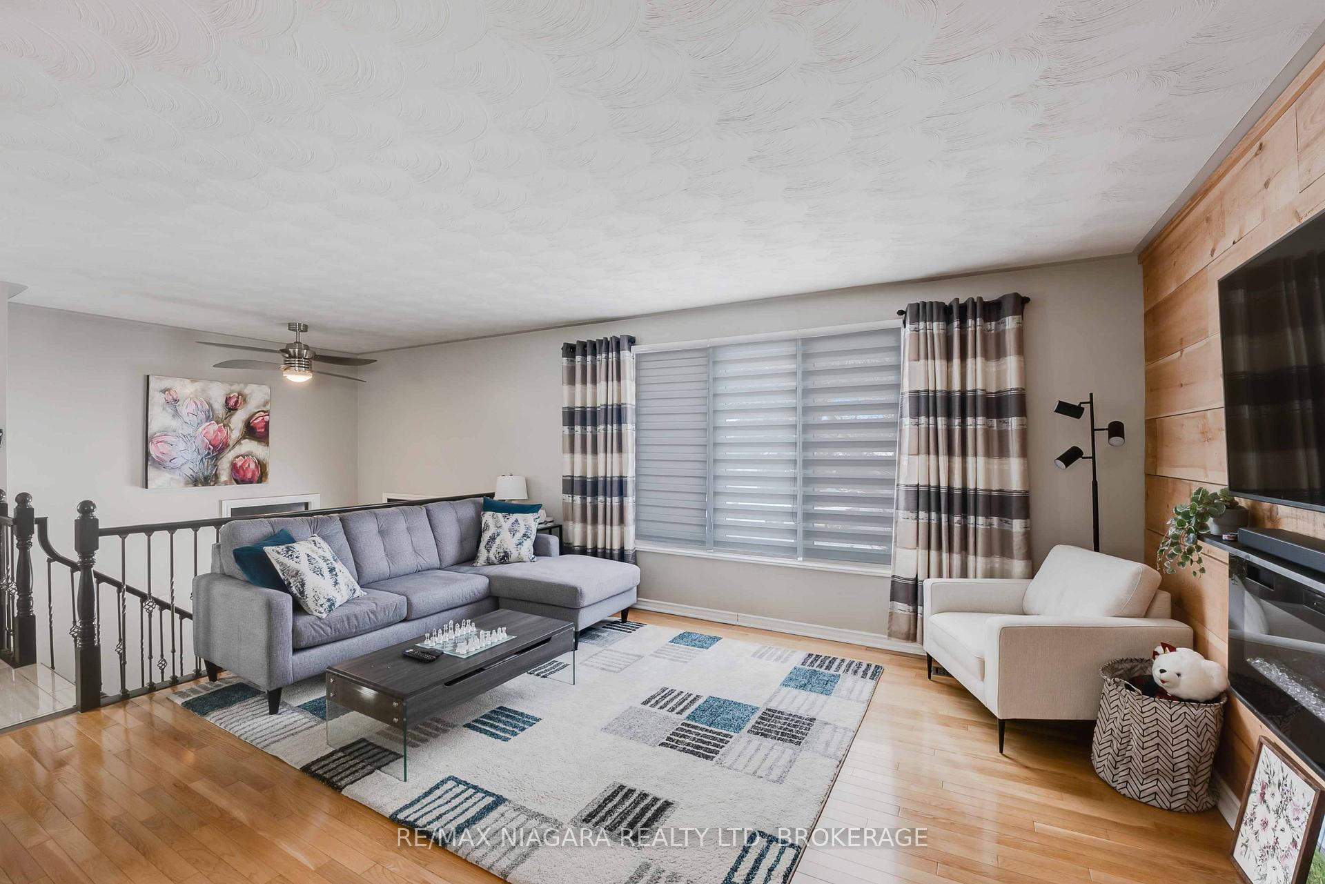 Photo 6 of 7 Brookbank Crescent, Pelham, Fonthill — HOMEH