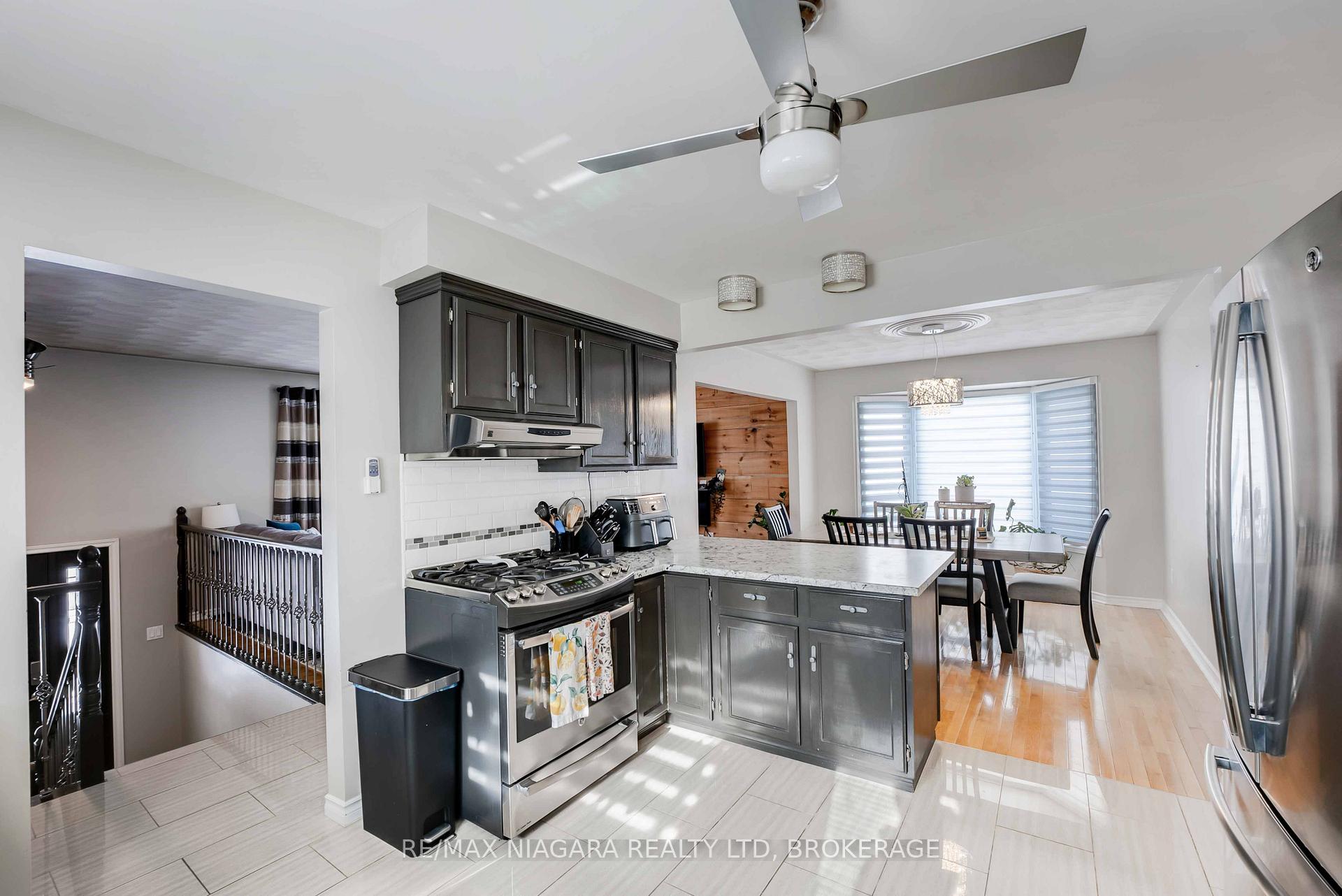 Photo 12 of 7 Brookbank Crescent, Pelham, Fonthill — HOMEH