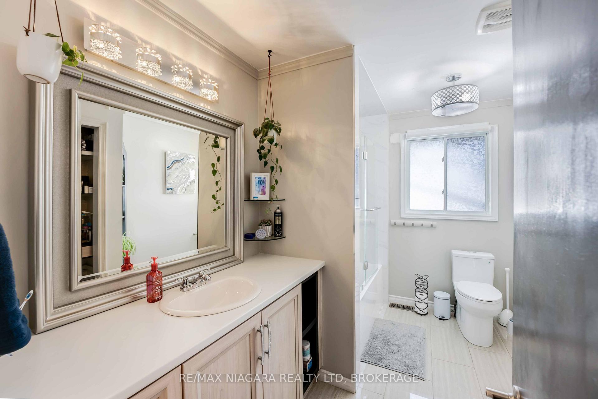 Photo 16 of 7 Brookbank Crescent, Pelham, Fonthill — HOMEH