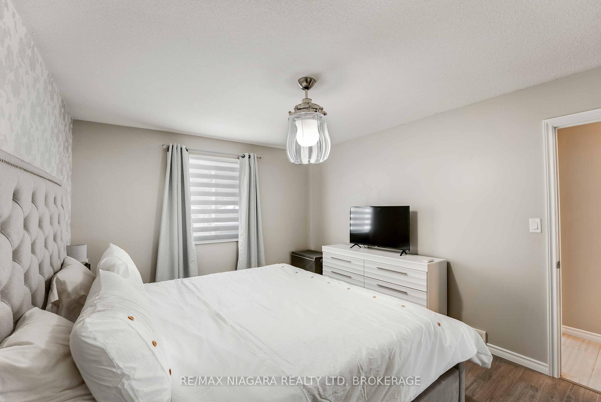 Photo 18 of 7 Brookbank Crescent, Pelham, Fonthill — HOMEH