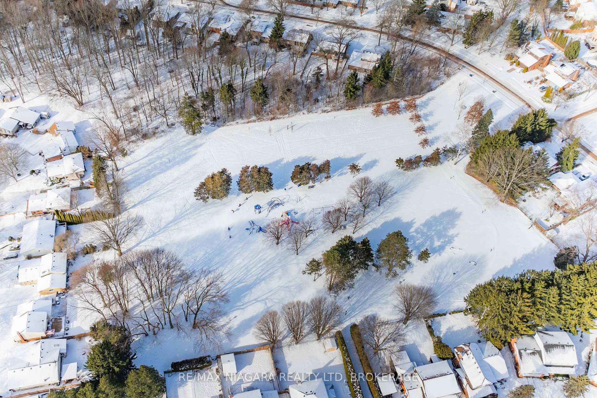 Photo 37 of 7 Brookbank Crescent, Pelham, Fonthill — HOMEH