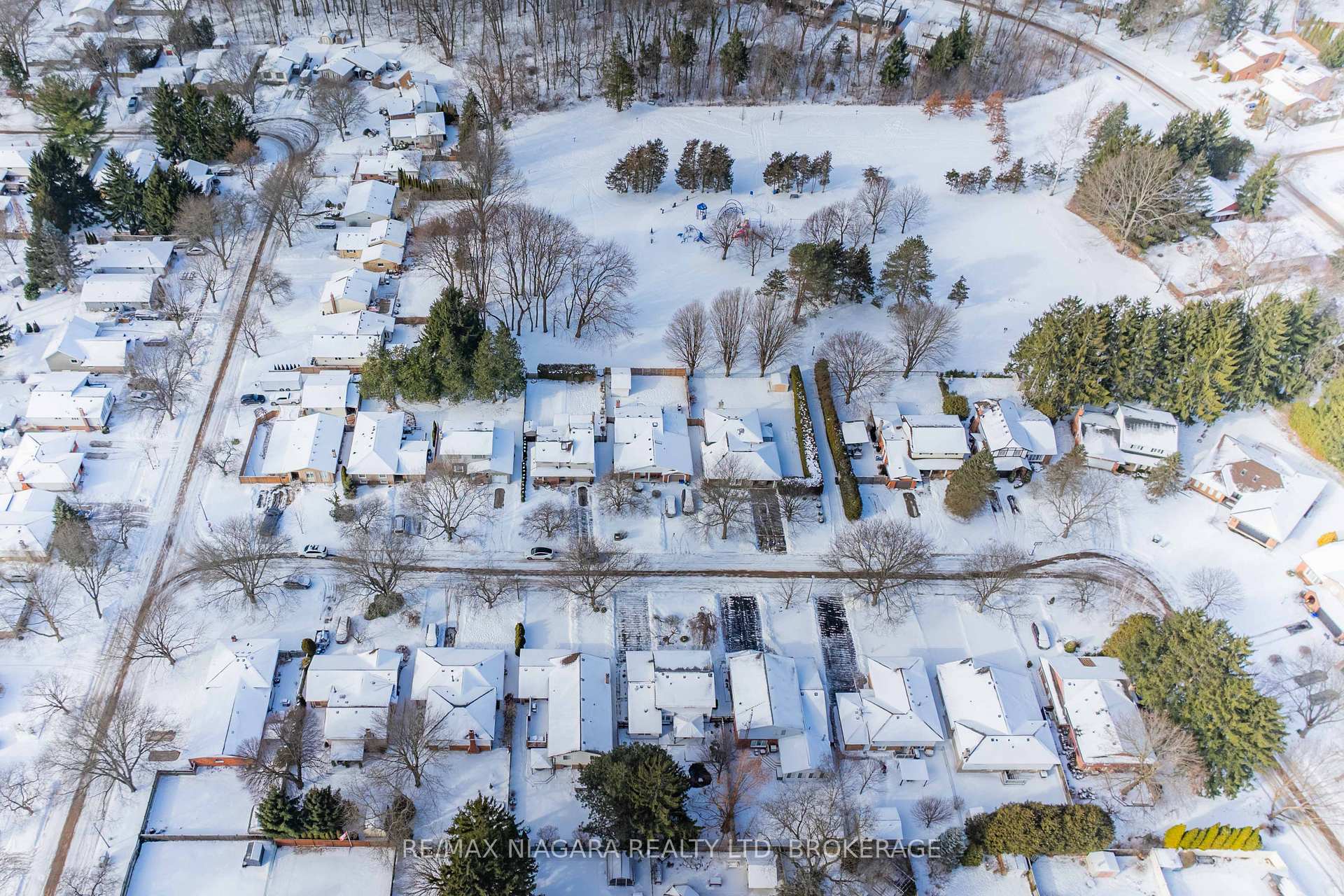 Photo 38 of 7 Brookbank Crescent, Pelham, Fonthill — HOMEH
