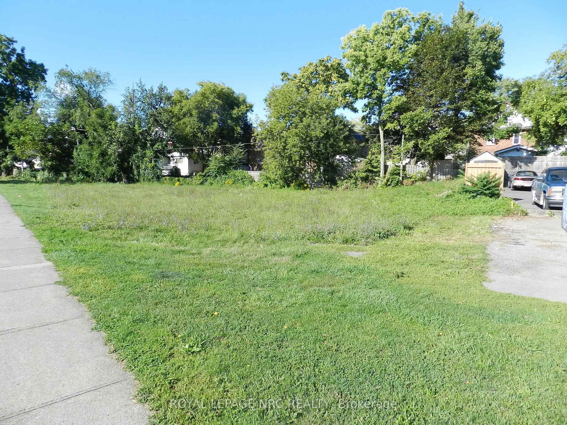 Photo 1 of 4999 Palmer Avenue N, Niagara Falls, Downtown — HOMEH