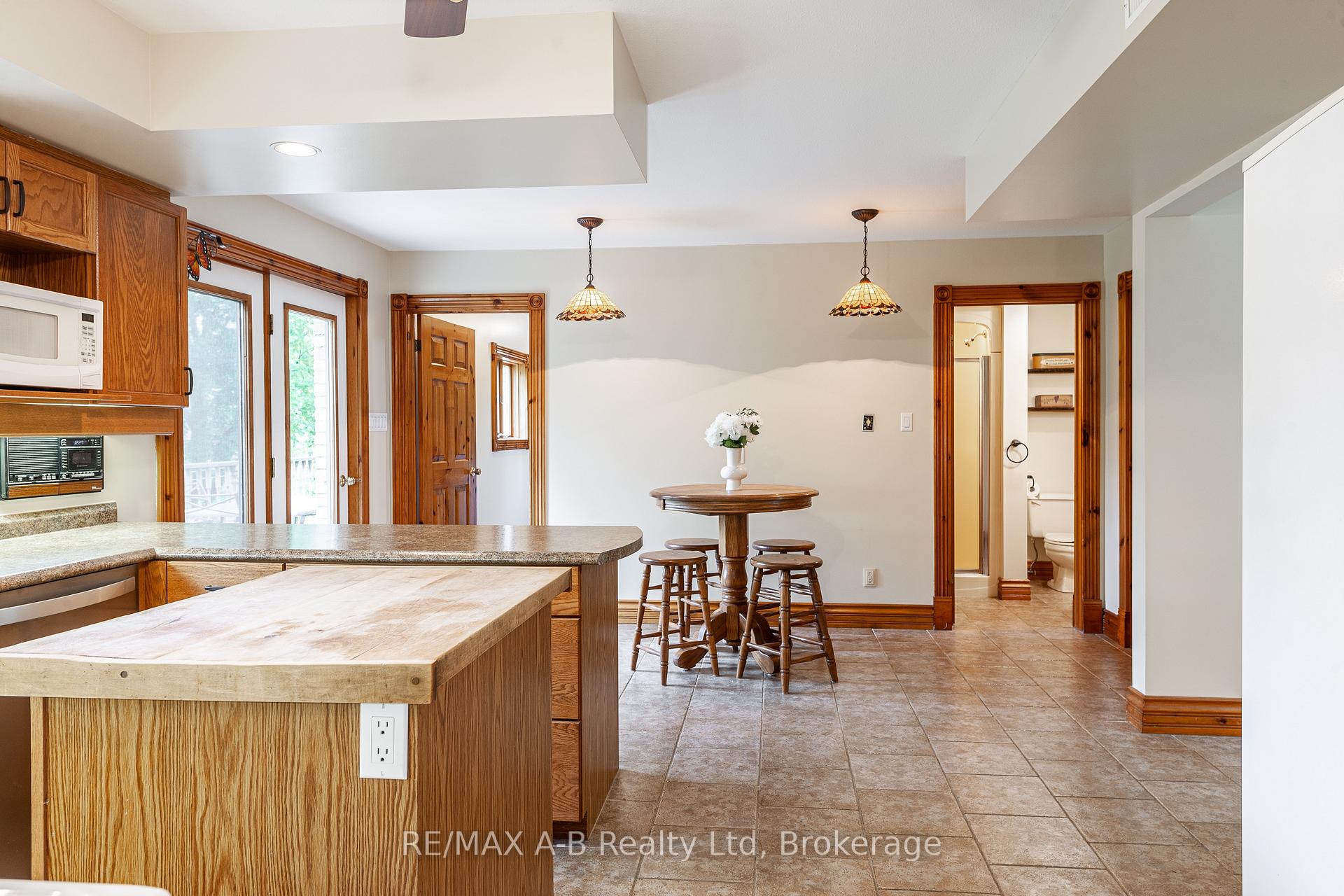 Photo 10 of 3408 Perth Road 130, Perth South, Downie — HOMEH