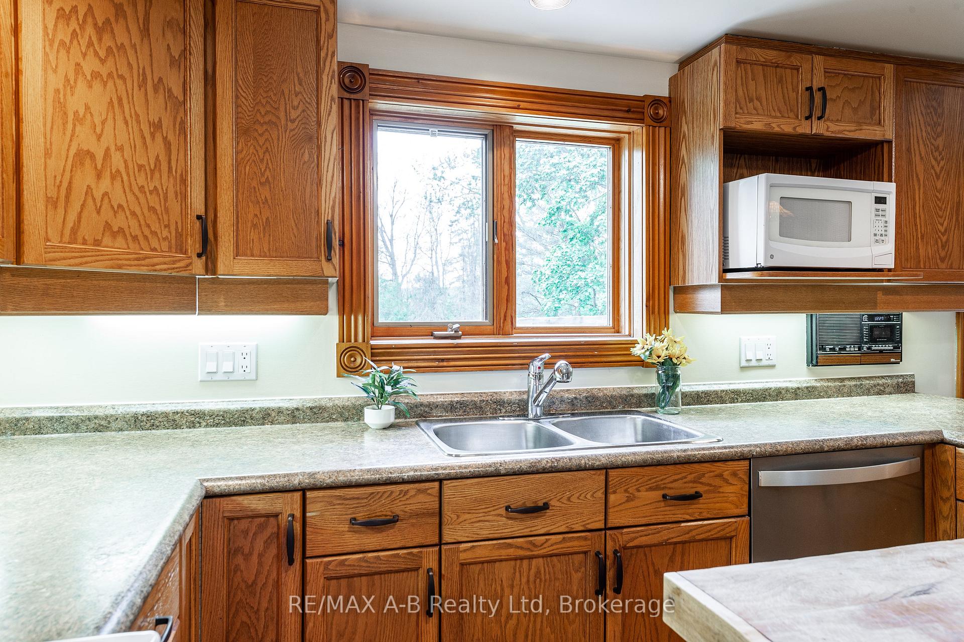 Photo 11 of 3408 Perth Road 130, Perth South, Downie — HOMEH