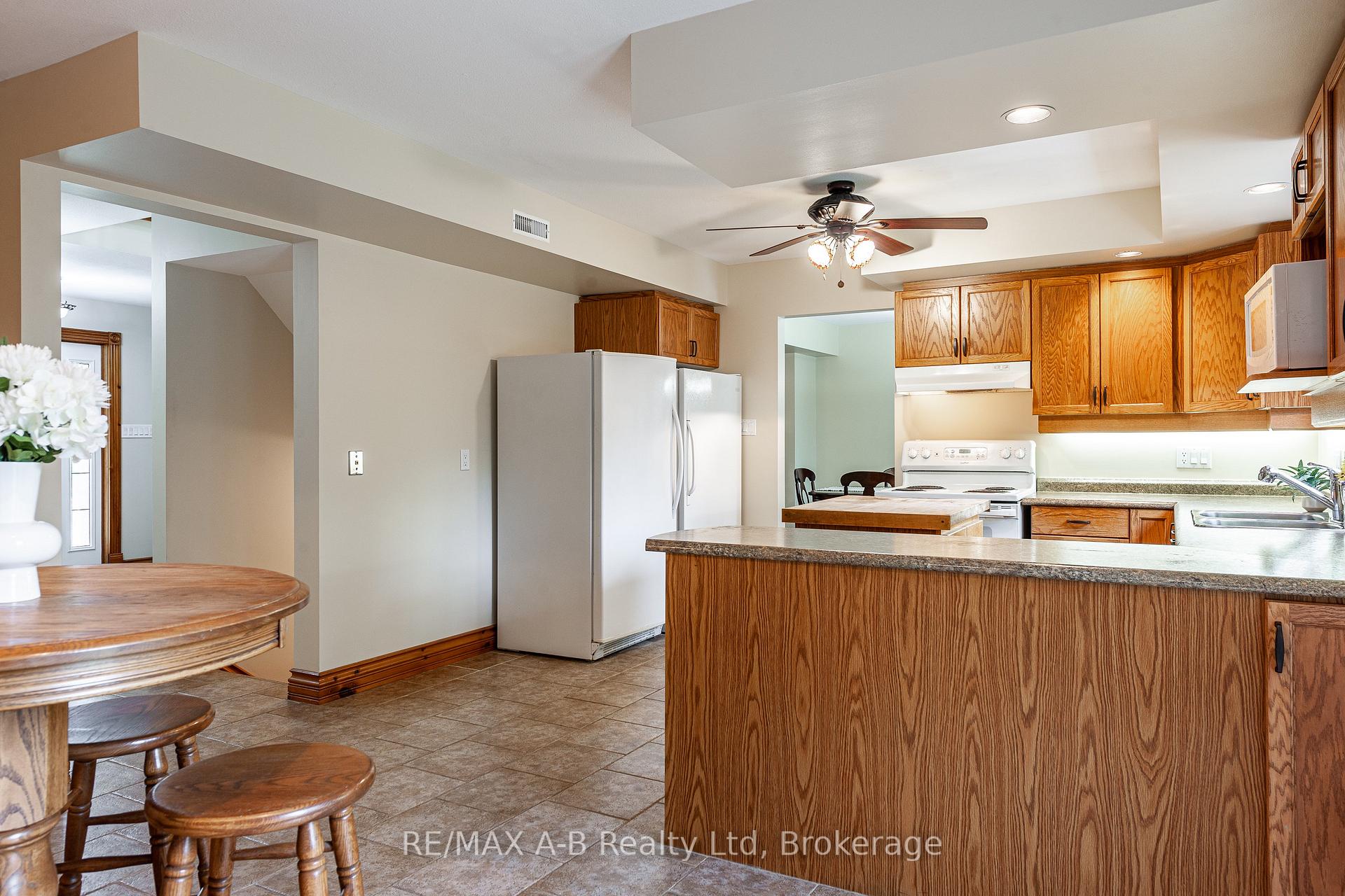 Photo 16 of 3408 Perth Road 130, Perth South, Downie — HOMEH