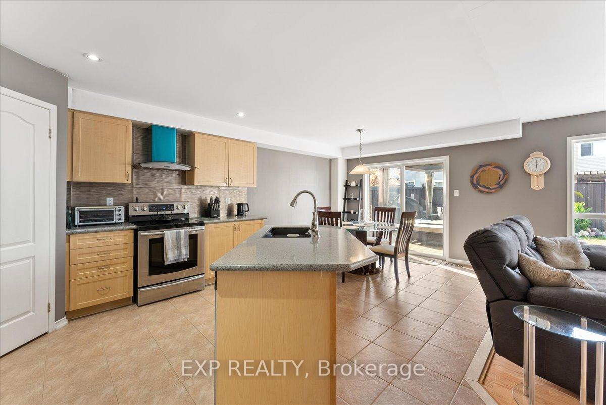 Photo 10 of 1777 Badgley Drive, Oshawa, Taunton — HOMEH