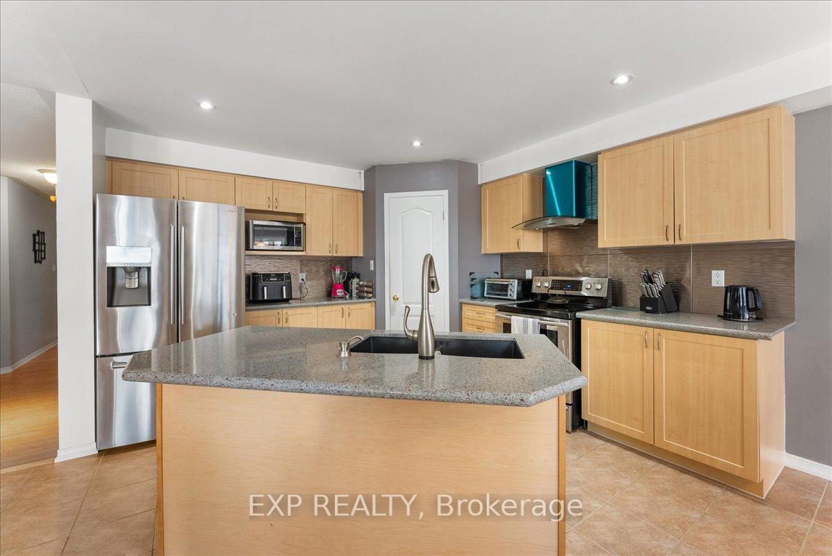 Photo 14 of 1777 Badgley Drive, Oshawa, Taunton — HOMEH