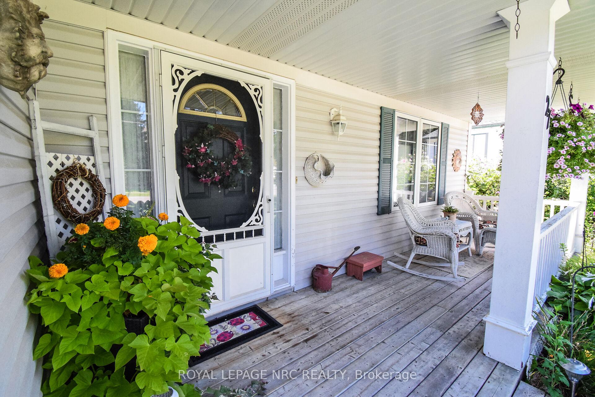 Photo 4 of 27 Chestnut Street, Pelham, Fonthill — HOMEH