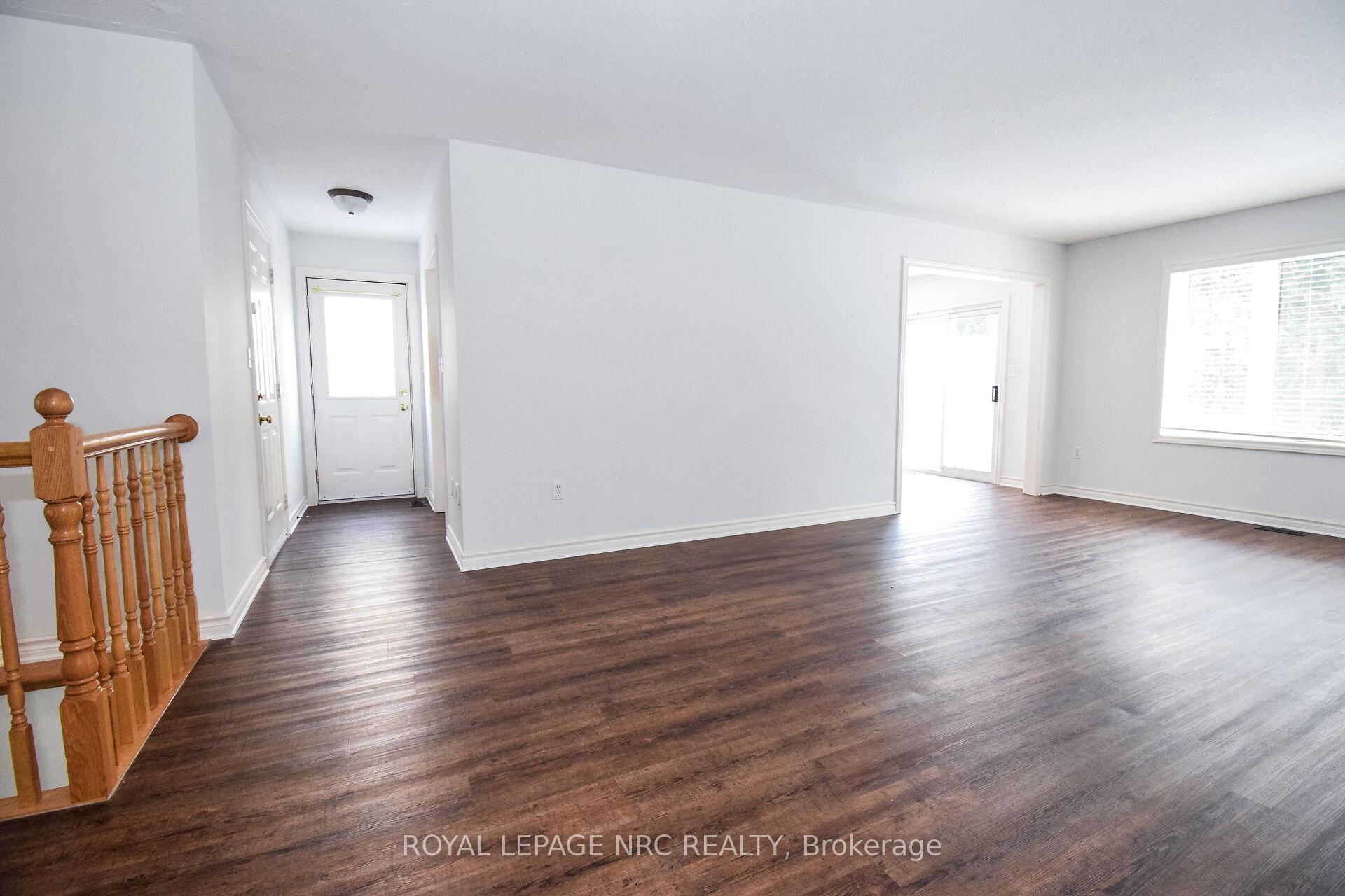 Photo 8 of 27 Chestnut Street, Pelham, Fonthill — HOMEH