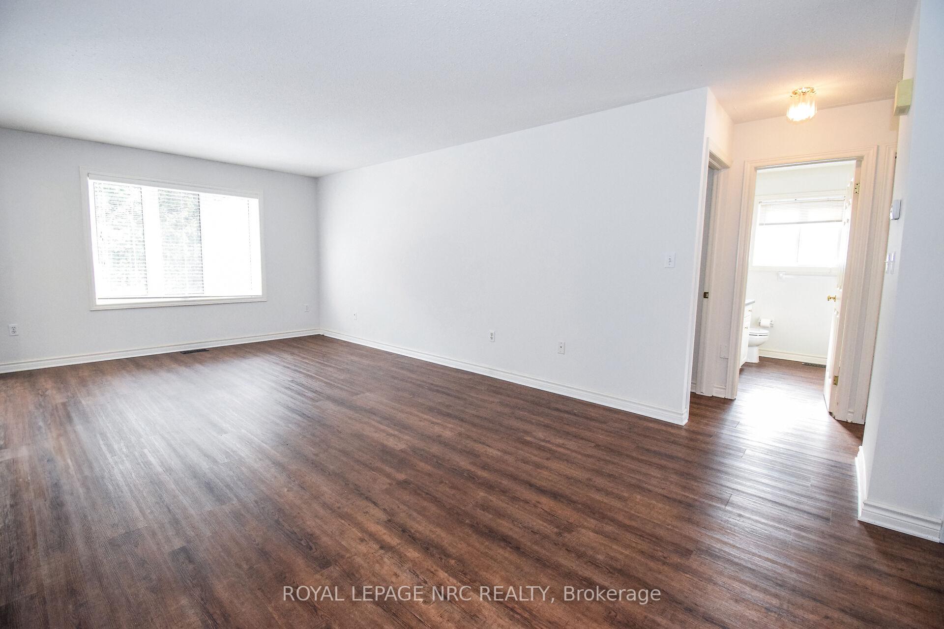 Photo 9 of 27 Chestnut Street, Pelham, Fonthill — HOMEH