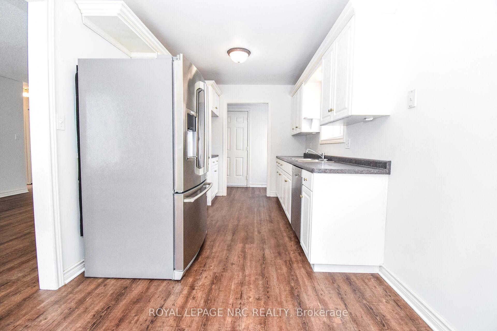 Photo 10 of 27 Chestnut Street, Pelham, Fonthill — HOMEH