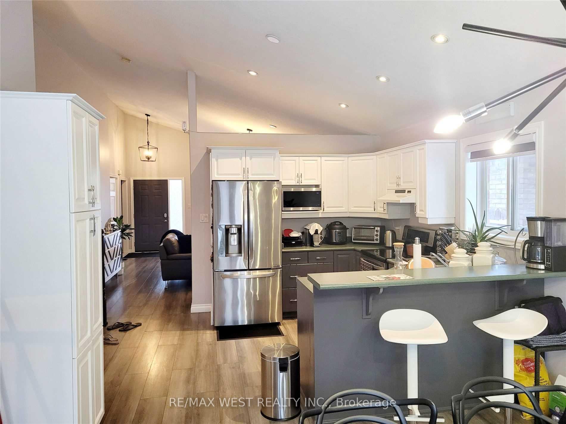 Photo 7 of 8320 Feren Drive, Niagara Falls, Ascot — HOMEH