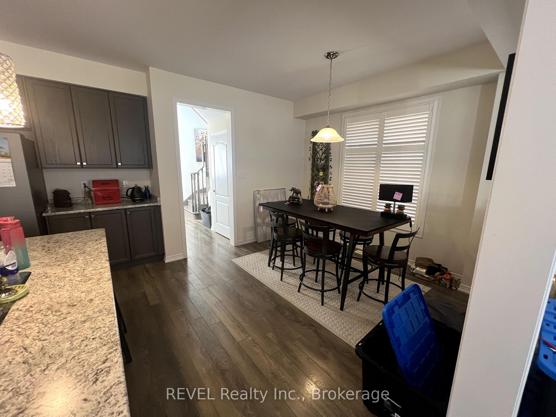 Photo 6 of 7703 Tupelo Crescent, Niagara Falls, Brown — HOMEH
