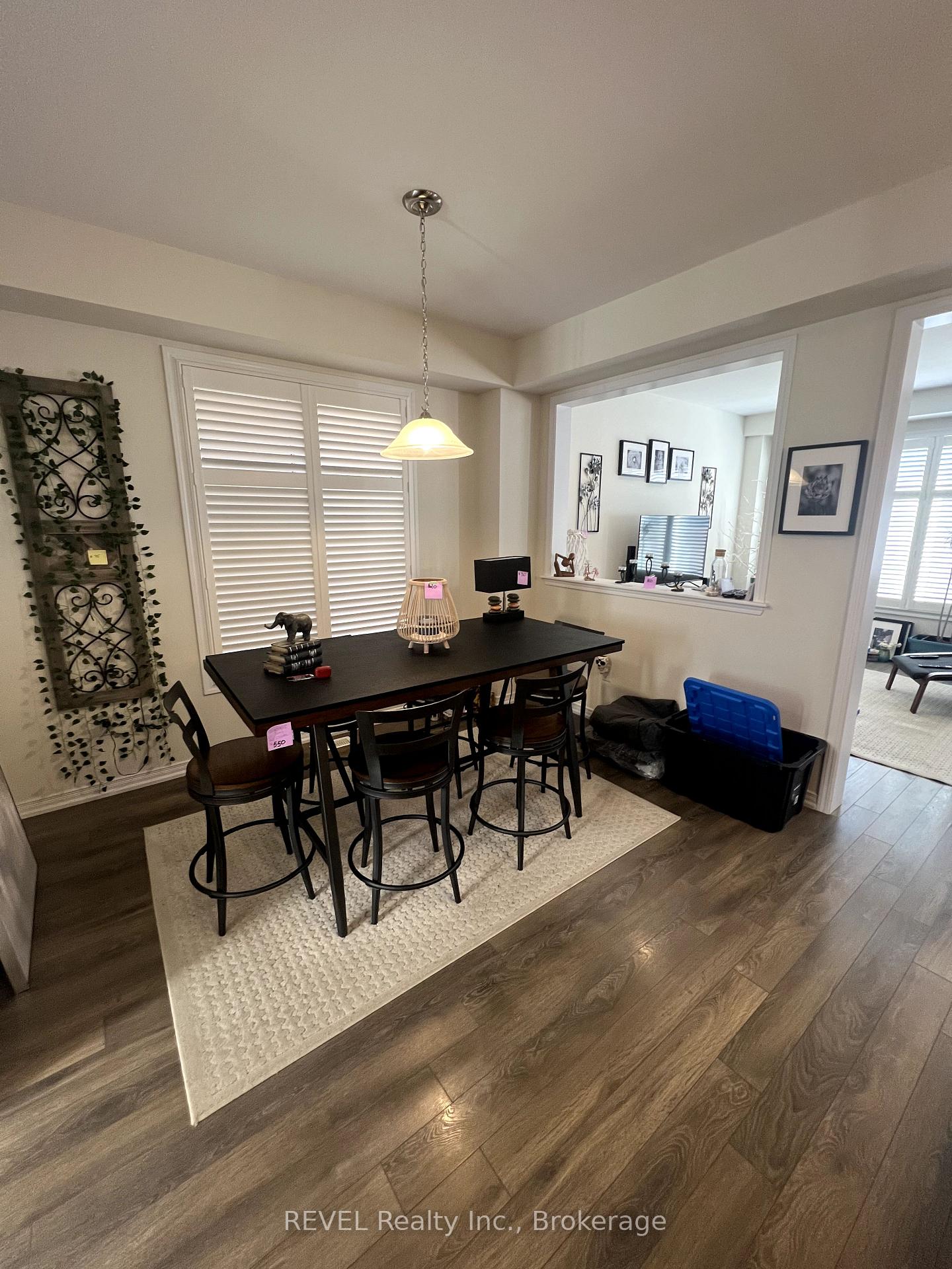 Photo 7 of 7703 Tupelo Crescent, Niagara Falls, Brown — HOMEH