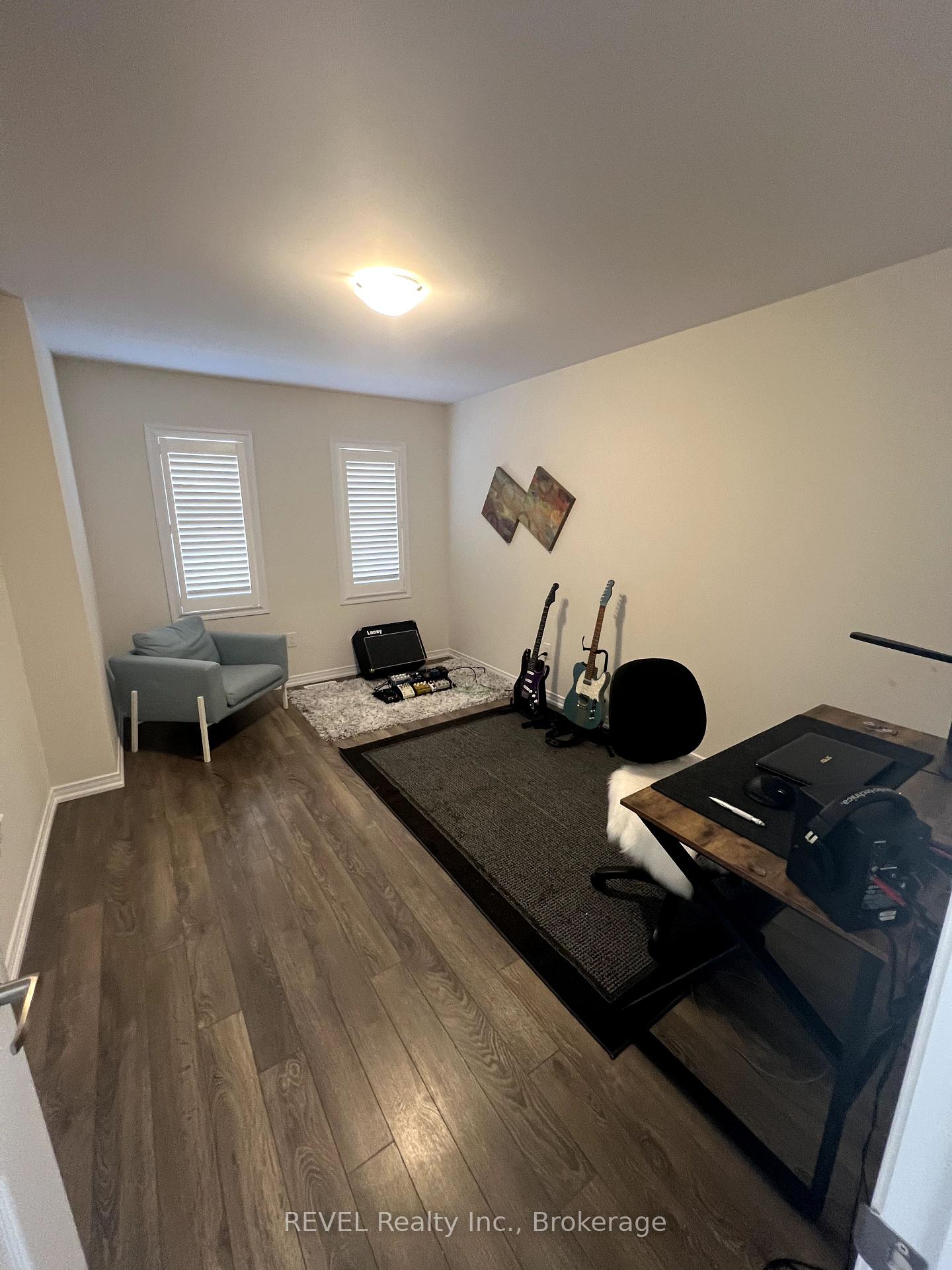 Photo 17 of 7703 Tupelo Crescent, Niagara Falls, Brown — HOMEH