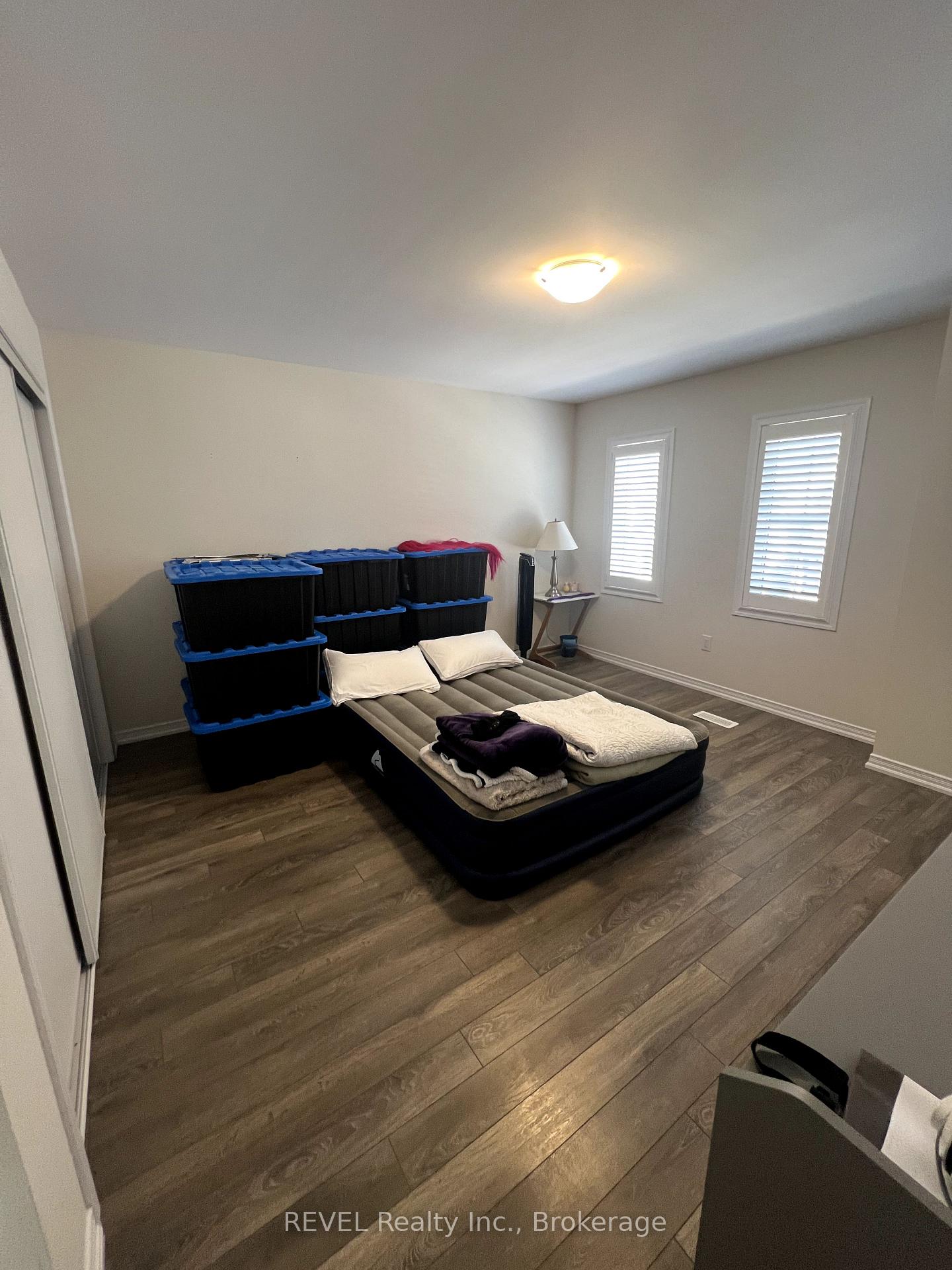Photo 18 of 7703 Tupelo Crescent, Niagara Falls, Brown — HOMEH