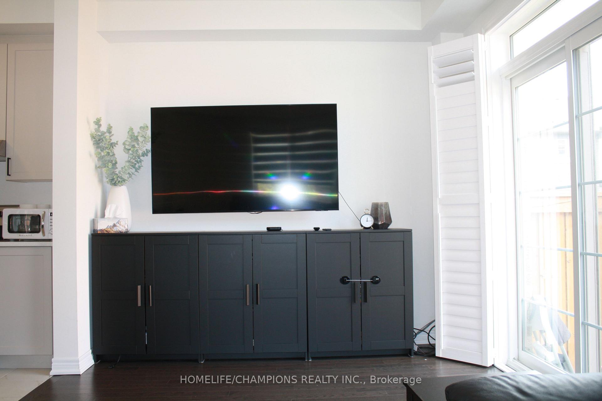 Photo 9 of 50 Air Dancer Crescent, Oshawa, Windfields — HOMEH