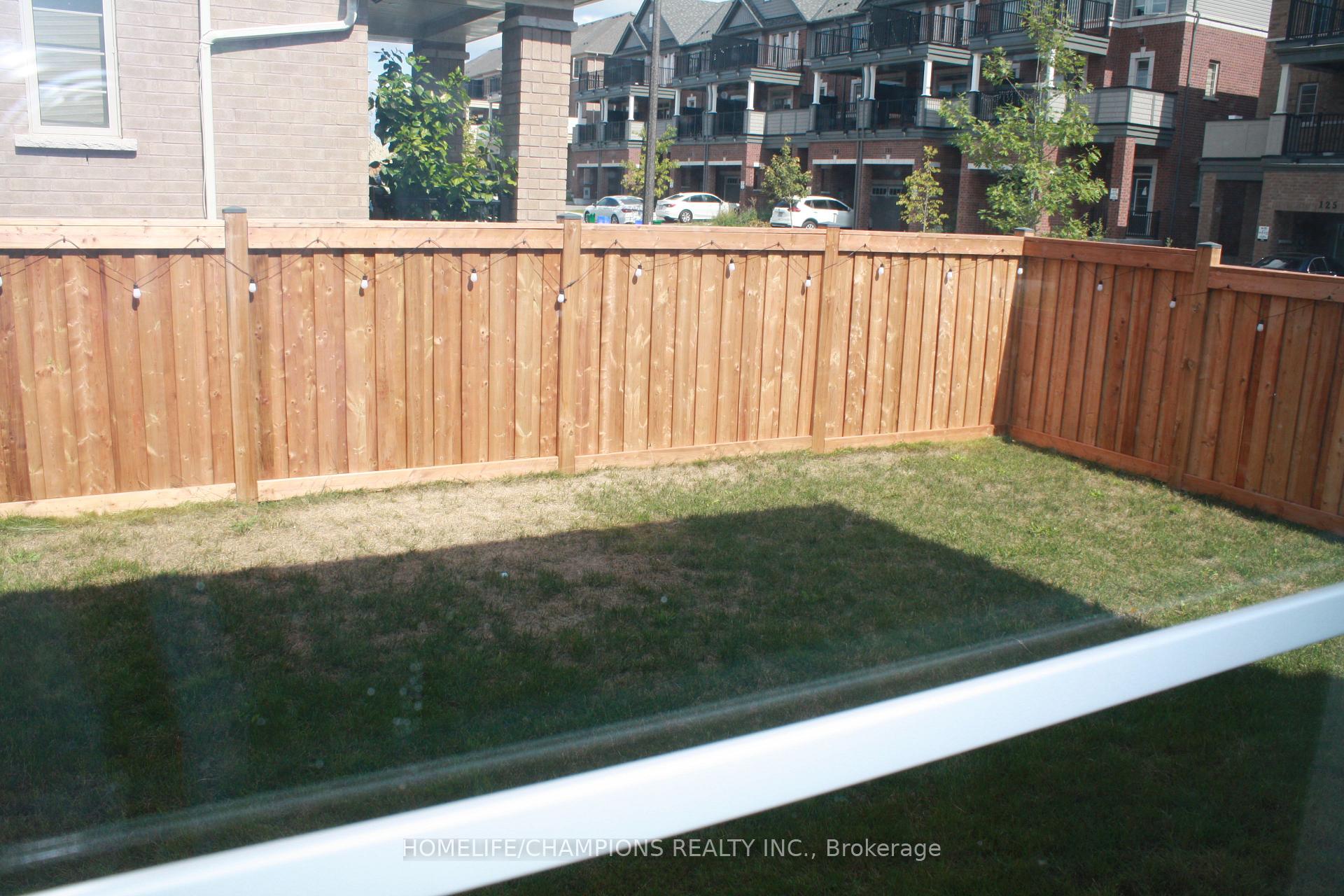 Photo 22 of 50 Air Dancer Crescent, Oshawa, Windfields — HOMEH