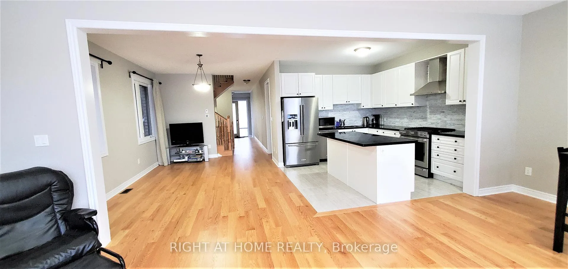 Photo 5 of 1201 Cactus Crescent, Pickering, Rural Pickering — HOMEH