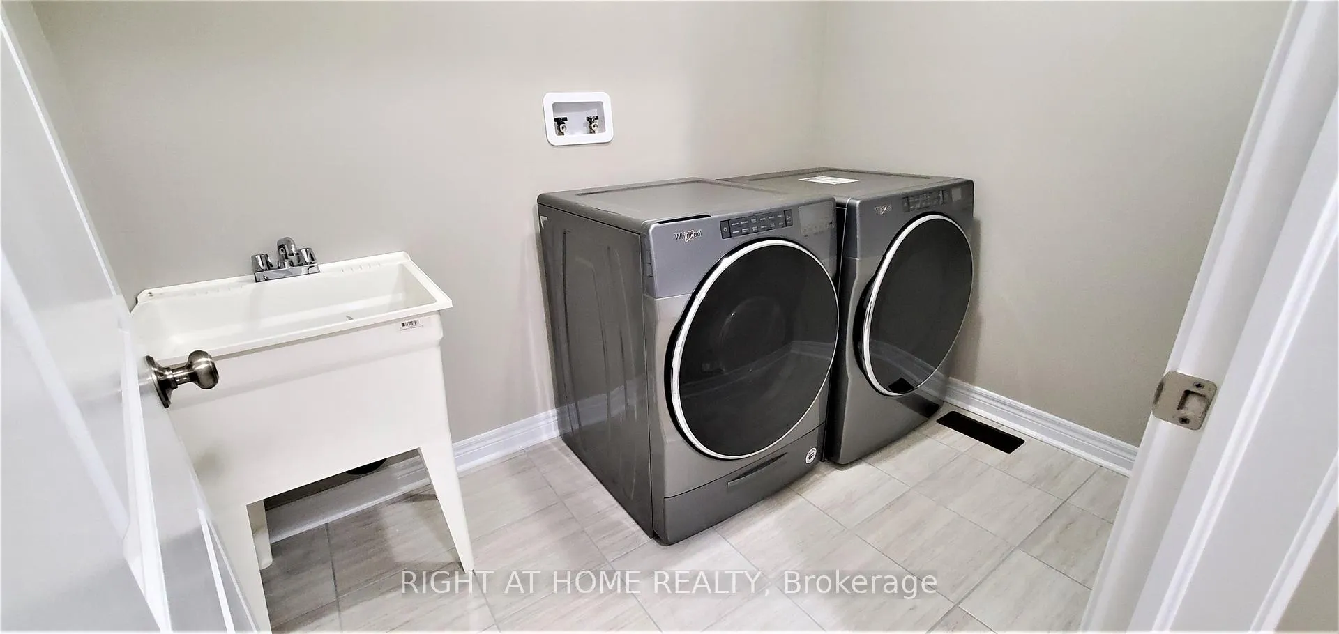 Photo 12 of 1201 Cactus Crescent, Pickering, Rural Pickering — HOMEH