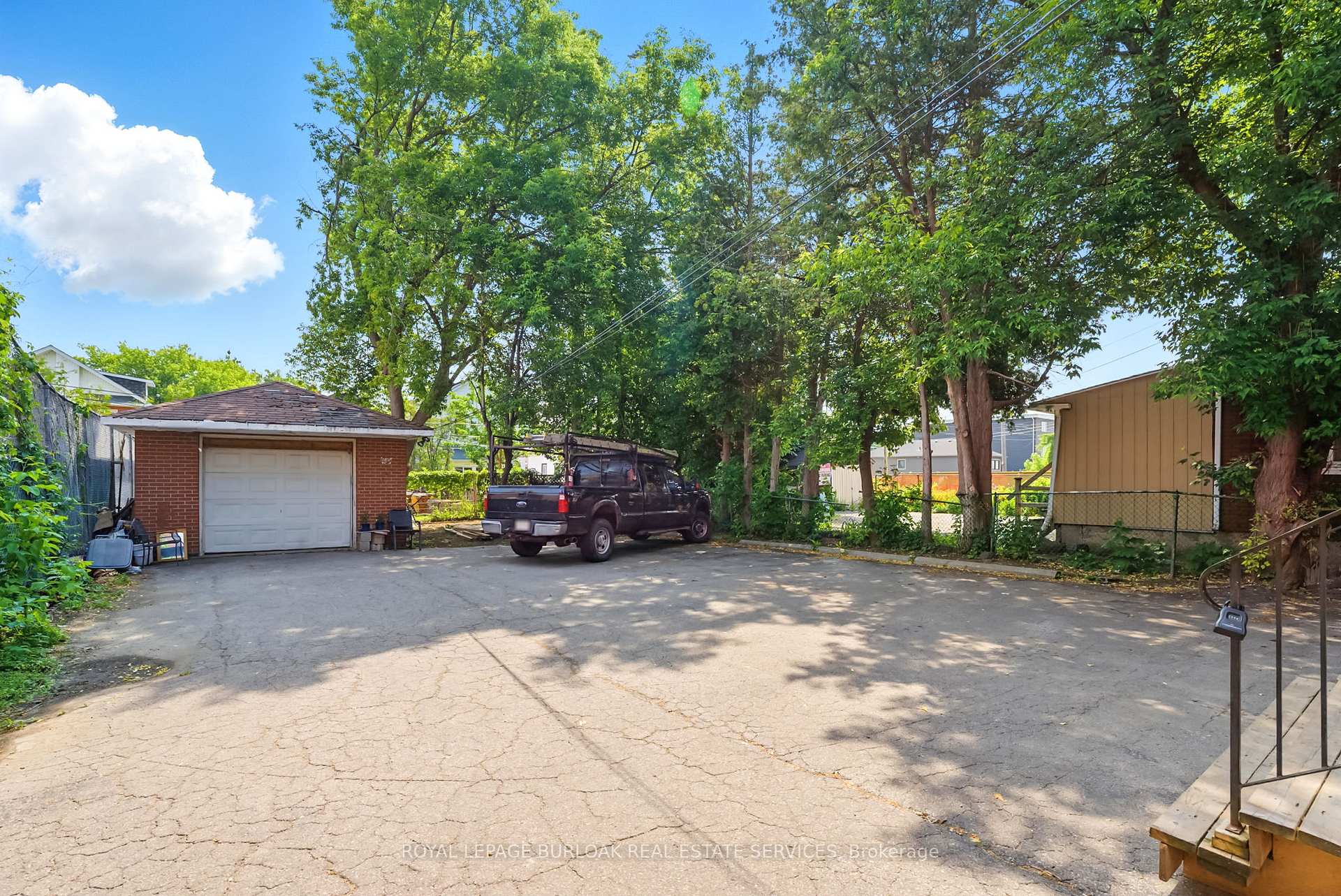 Photo 3 of 191 Simcoe Street S, Oshawa, Central — HOMEH