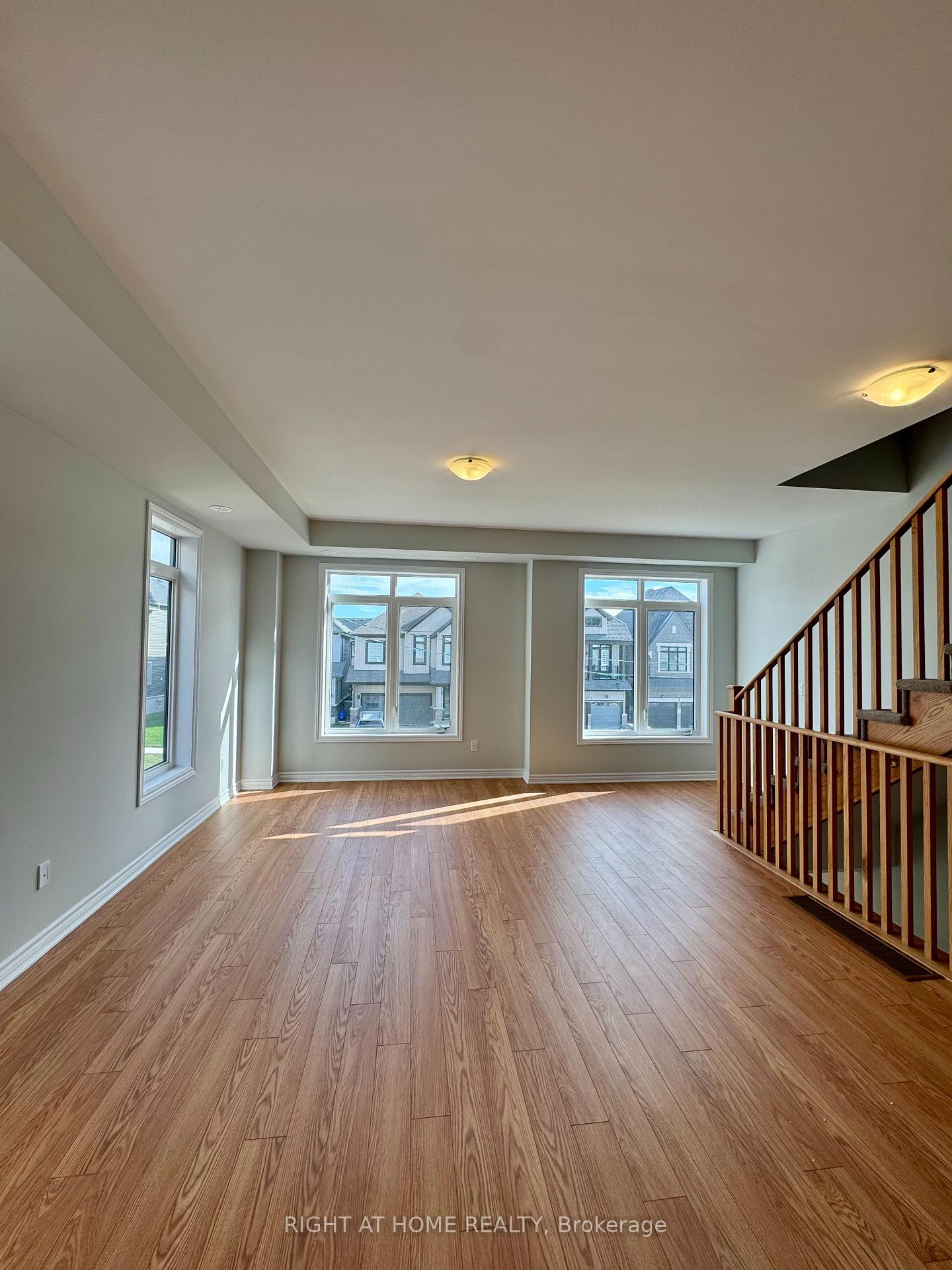 Photo 5 of 1020 Dyas Avenue, Oshawa, Kedron — HOMEH