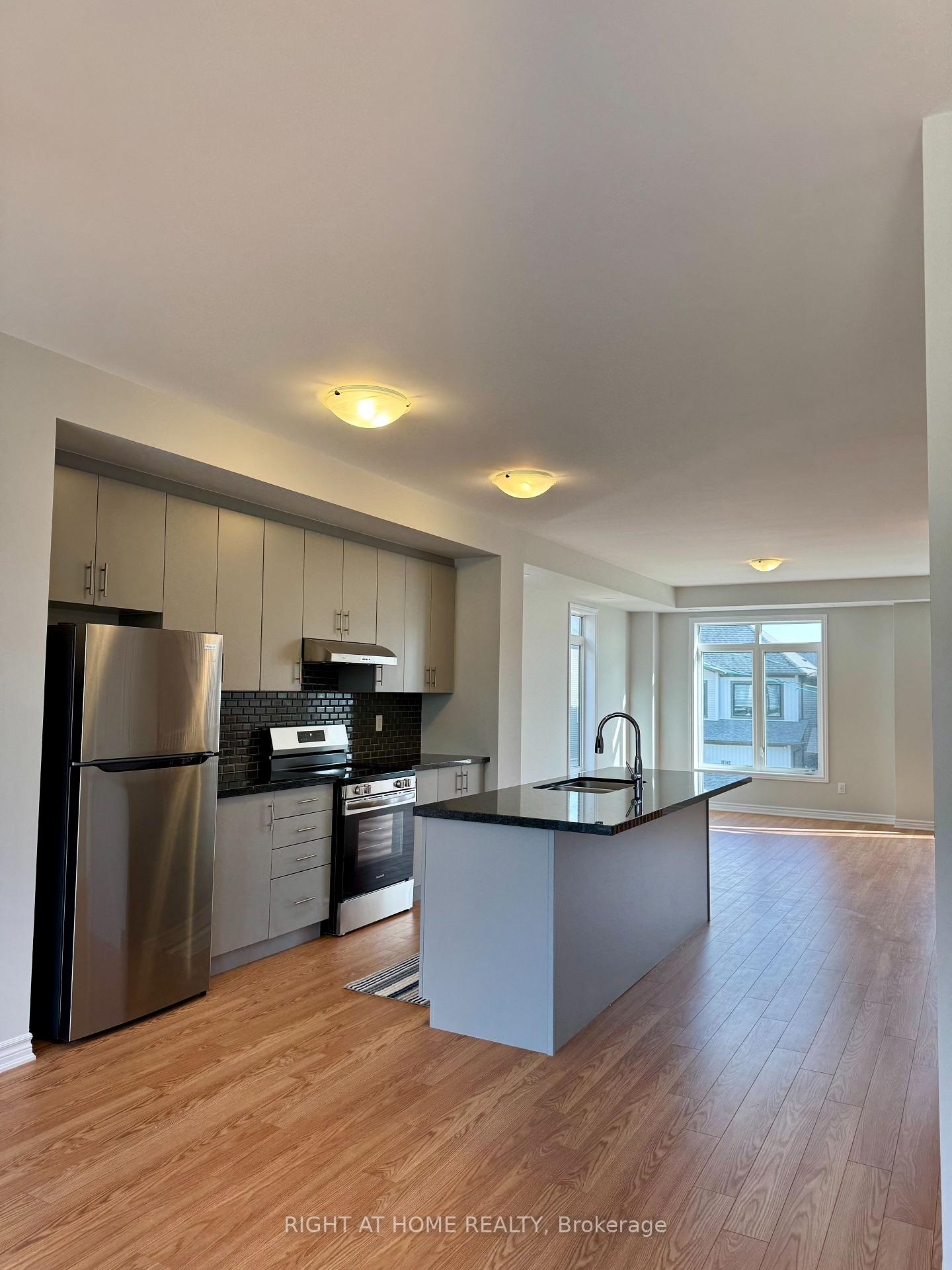 Photo 8 of 1020 Dyas Avenue, Oshawa, Kedron — HOMEH