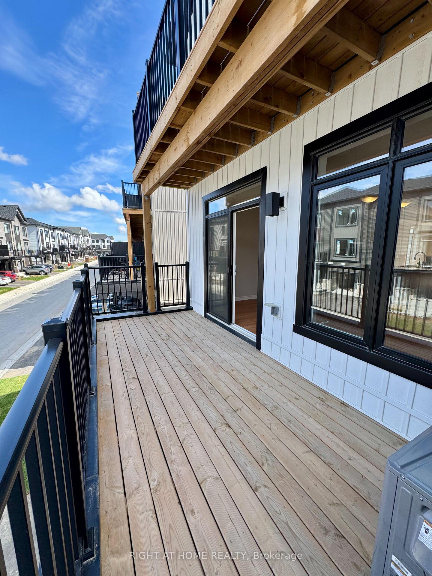 Photo 10 of 1020 Dyas Avenue, Oshawa, Kedron — HOMEH