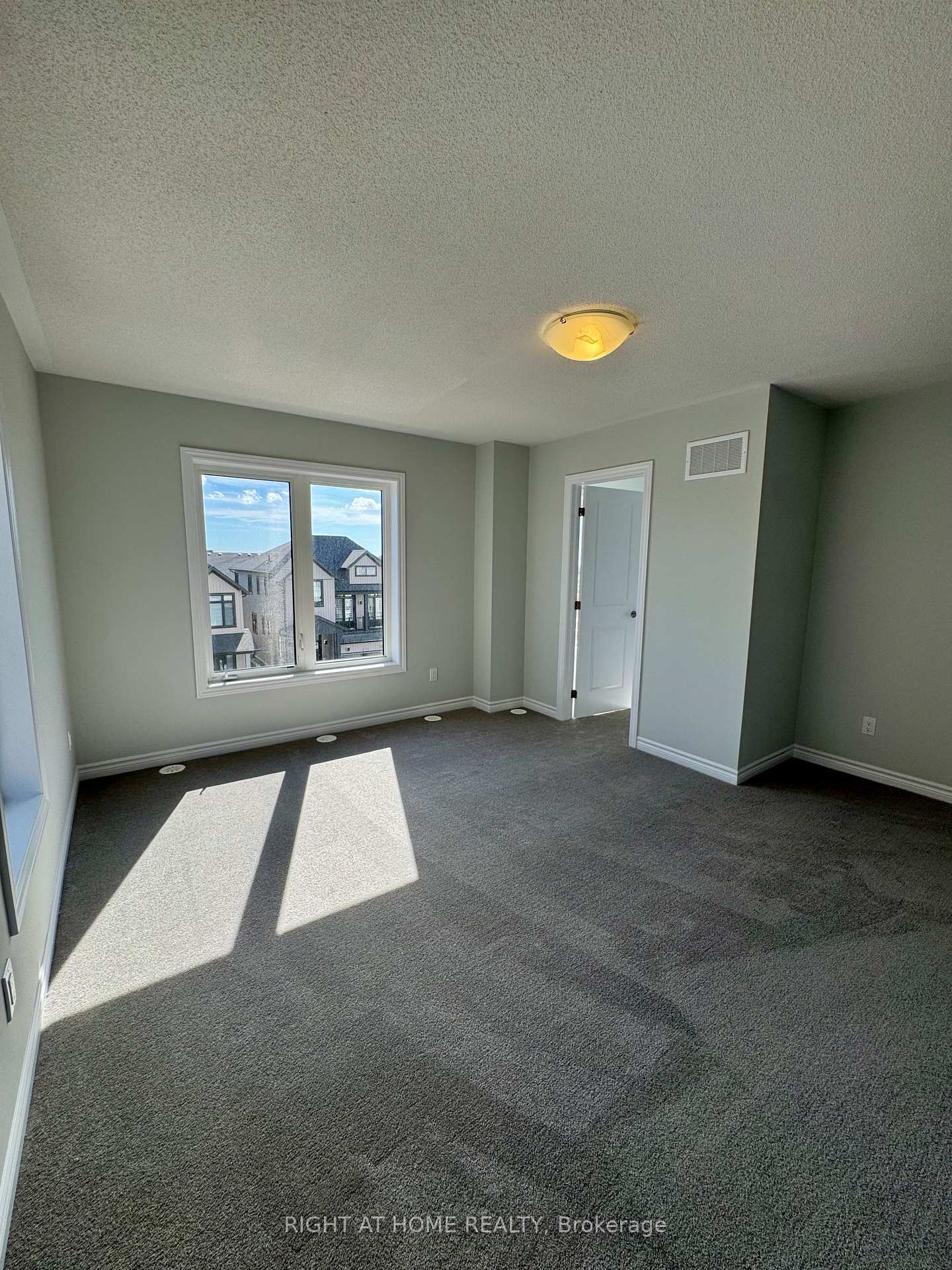 Photo 15 of 1020 Dyas Avenue, Oshawa, Kedron — HOMEH