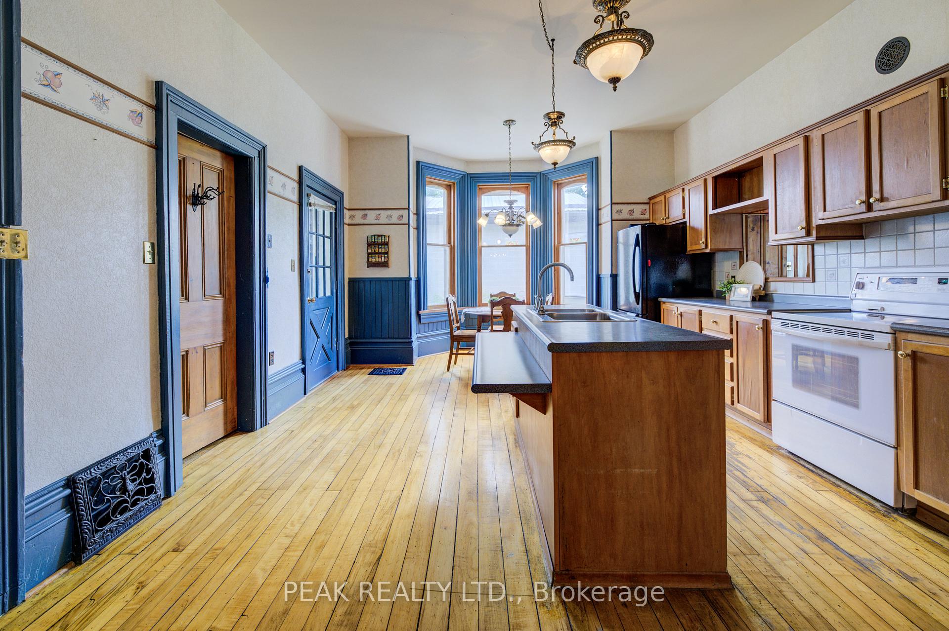 Photo 12 of 215 Huron Road, Perth South, Sebringville — HOMEH