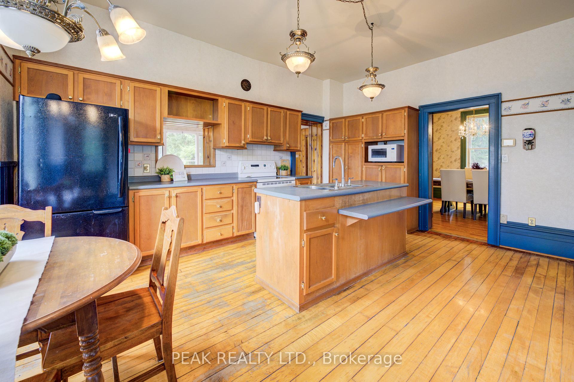Photo 15 of 215 Huron Road, Perth South, Sebringville — HOMEH