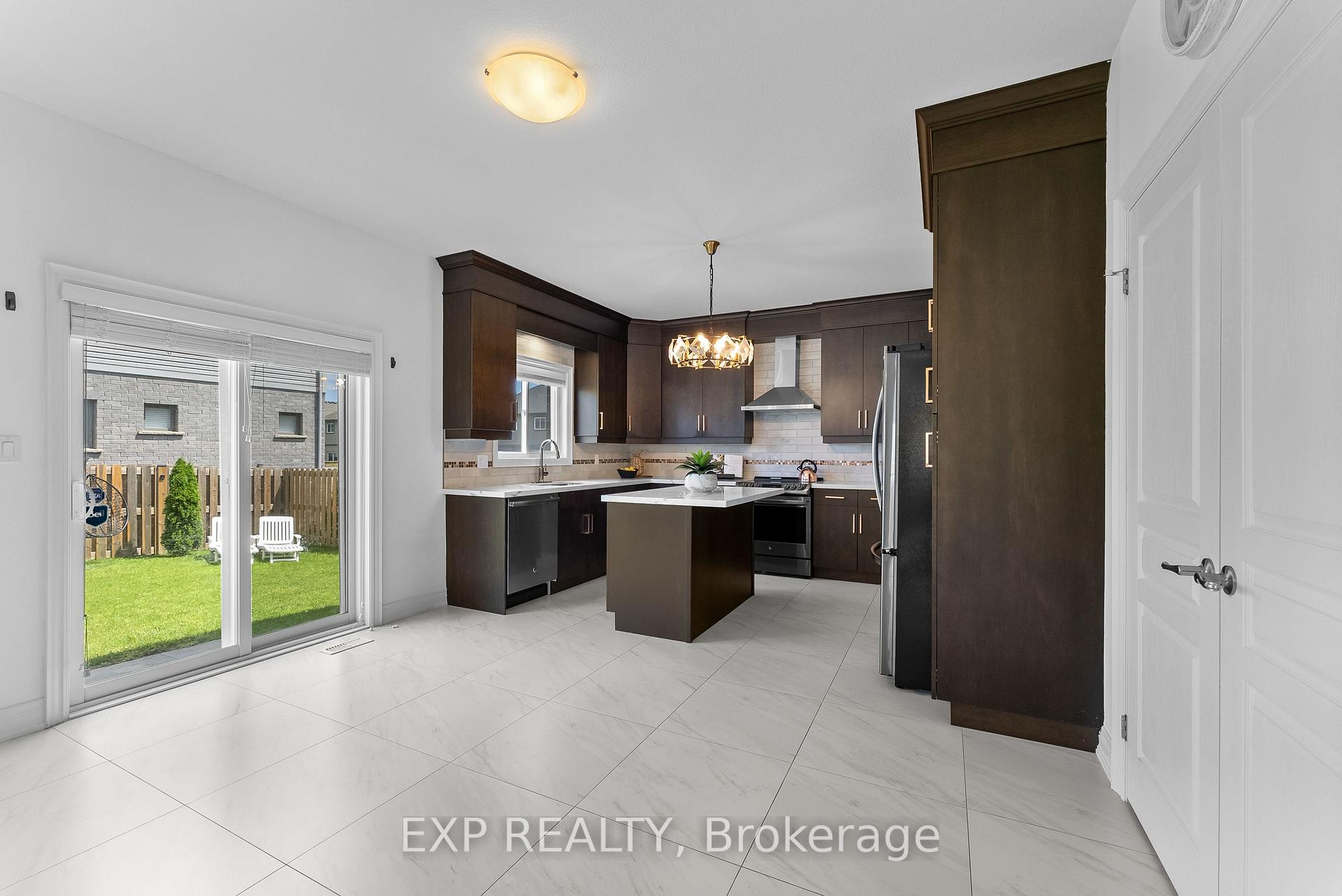 Photo 9 of 133 Lametti Drive N, Pelham, Fonthill — HOMEH