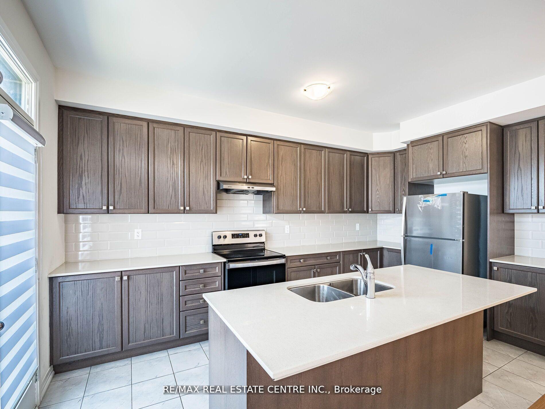 Photo 8 of 2921 Nakina Street, Pickering, Rural Pickering — HOMEH