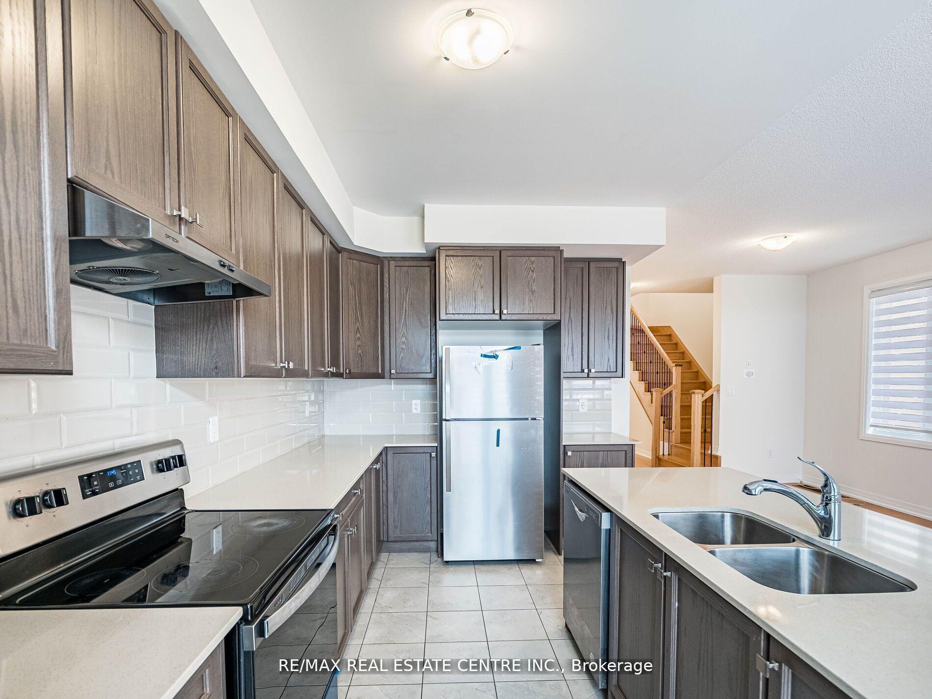 Photo 9 of 2921 Nakina Street, Pickering, Rural Pickering — HOMEH