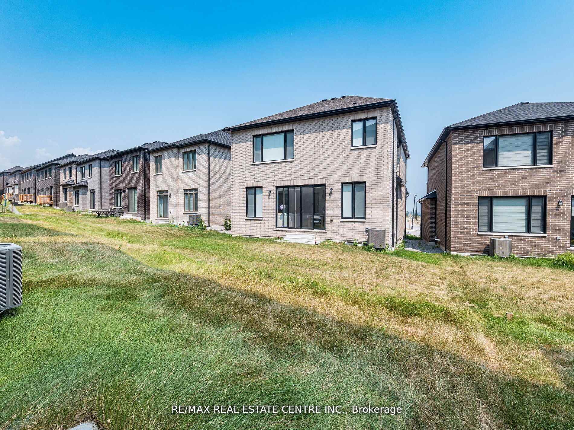 Photo 18 of 2921 Nakina Street, Pickering, Rural Pickering — HOMEH