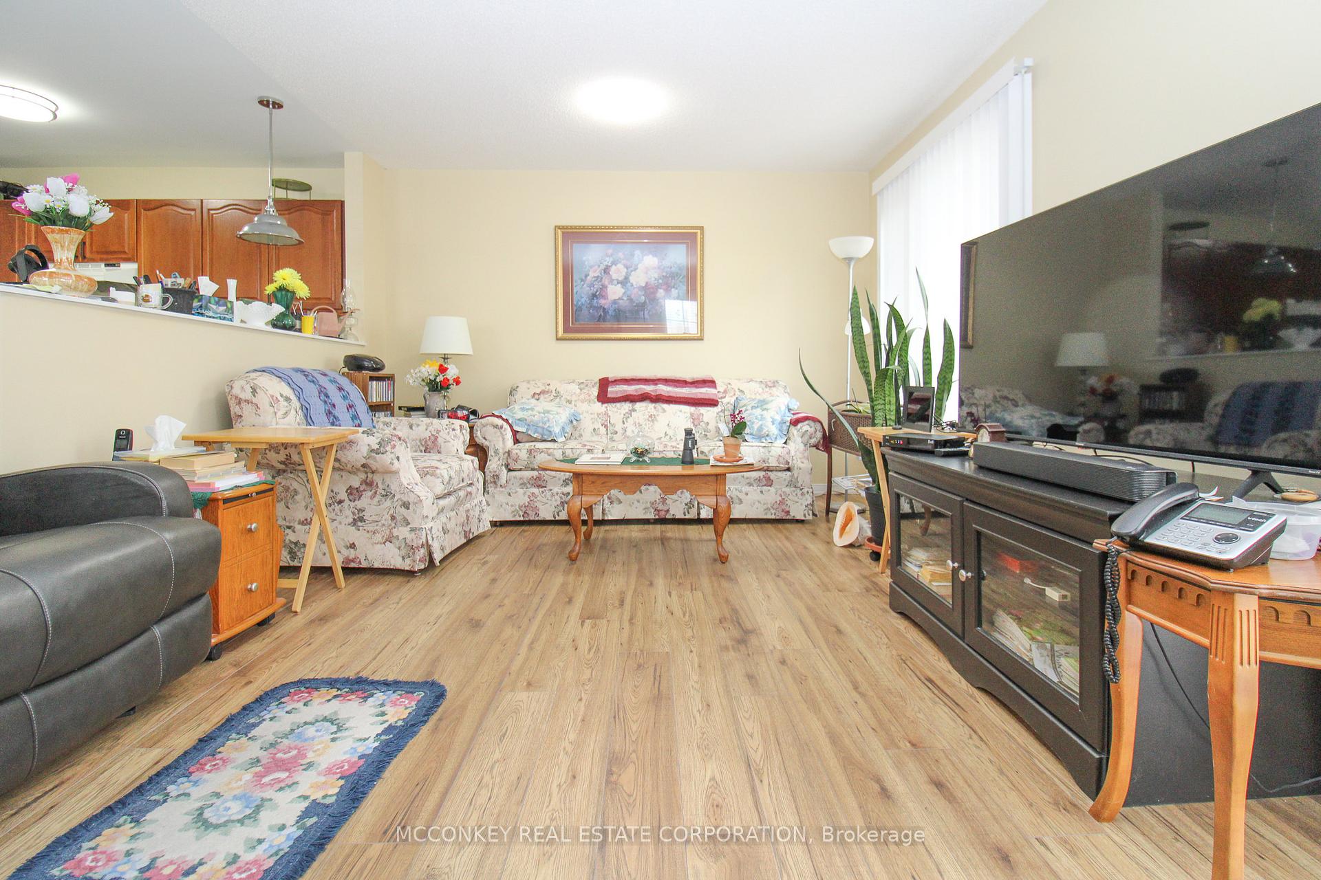 Photo 8 of 3012 Westridge Boulevard, Peterborough, Monaghan Ward 2 — HOMEH