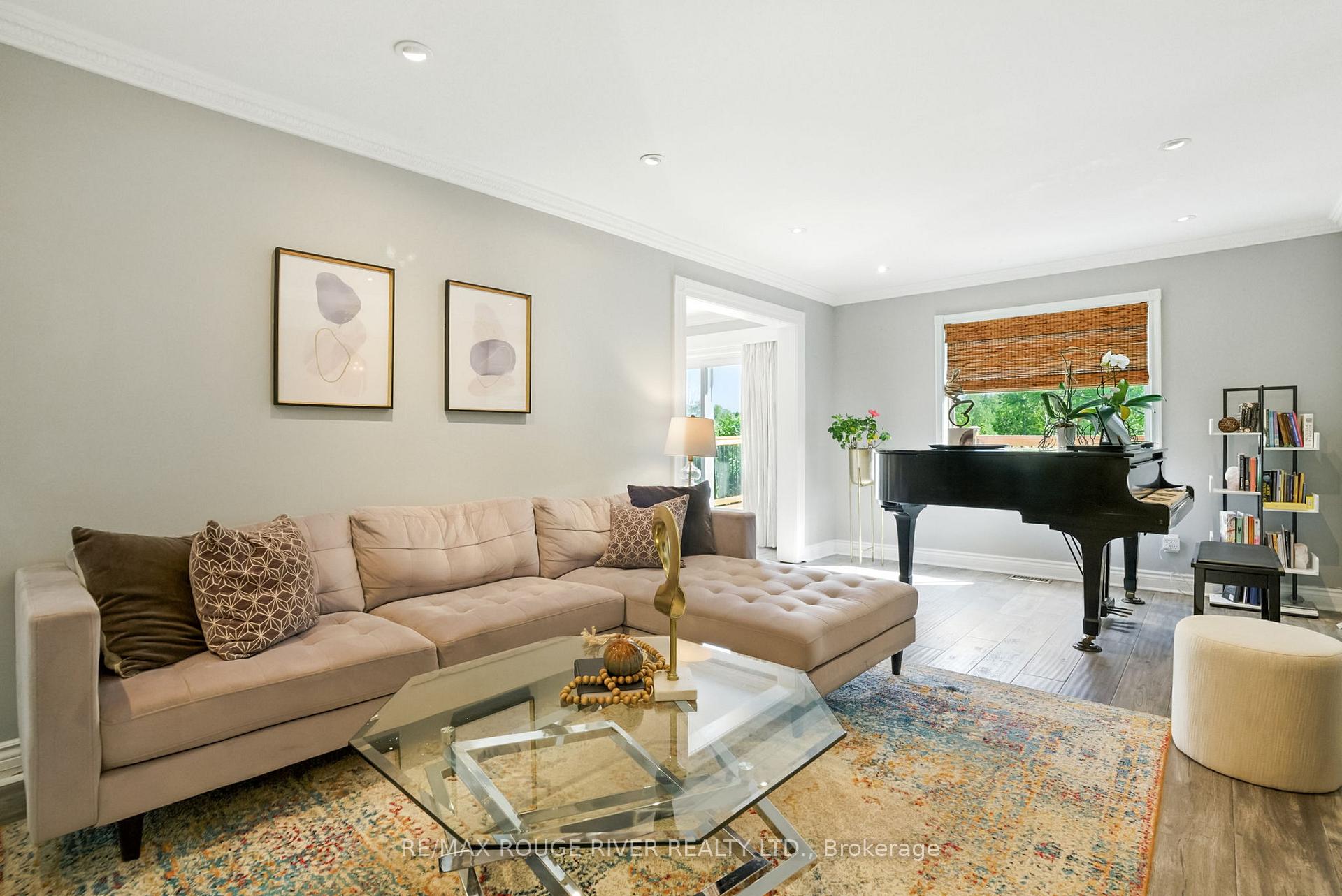 Photo 6 of 105 Overbank Drive, Oshawa, McLaughlin — HOMEH