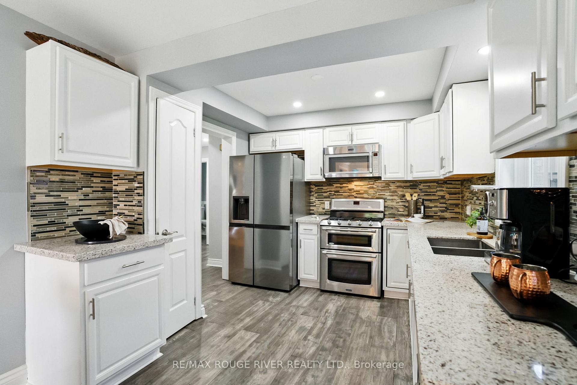 Photo 12 of 105 Overbank Drive, Oshawa, McLaughlin — HOMEH