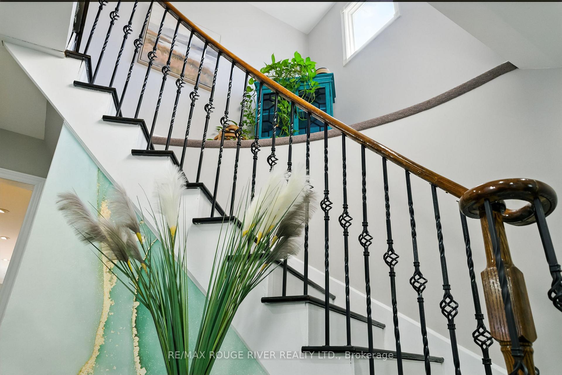 Photo 16 of 105 Overbank Drive, Oshawa, McLaughlin — HOMEH