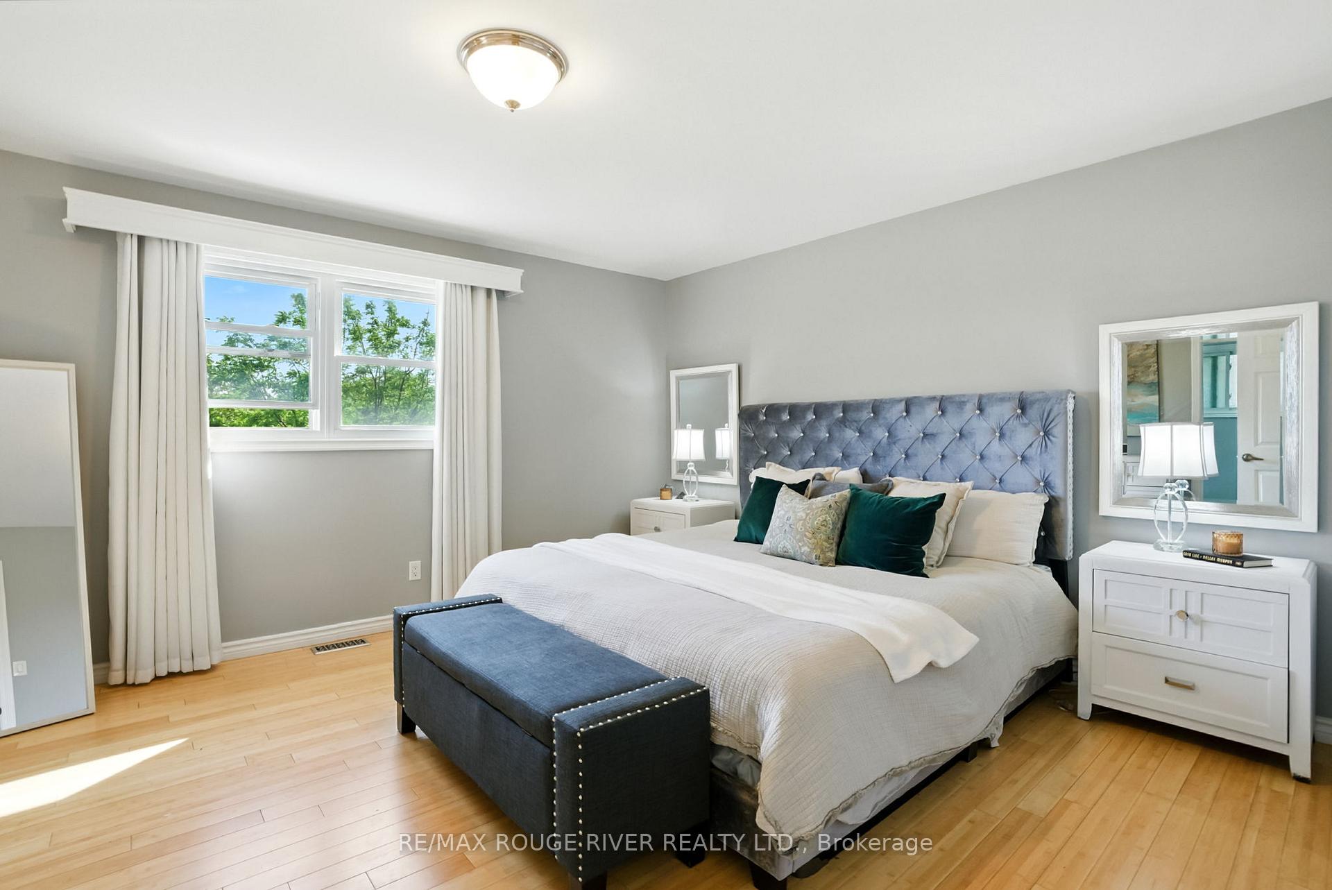 Photo 17 of 105 Overbank Drive, Oshawa, McLaughlin — HOMEH
