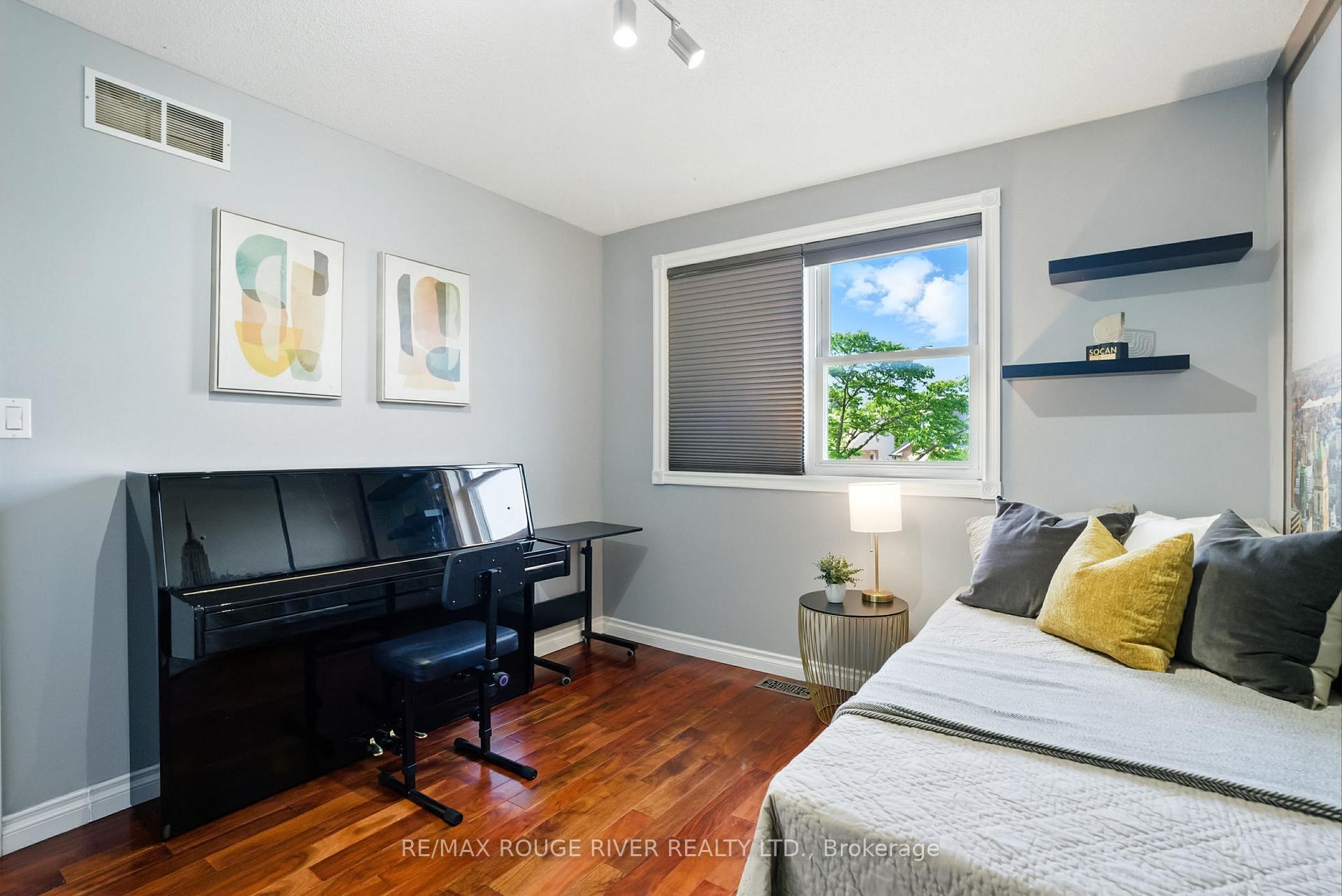 Photo 22 of 105 Overbank Drive, Oshawa, McLaughlin — HOMEH