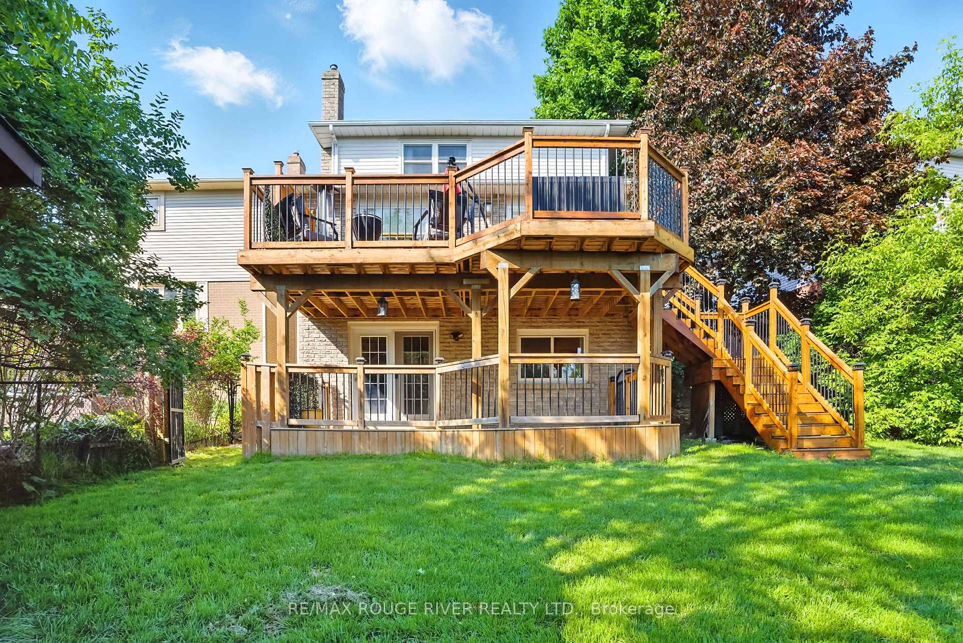 Photo 41 of 105 Overbank Drive, Oshawa, McLaughlin — HOMEH