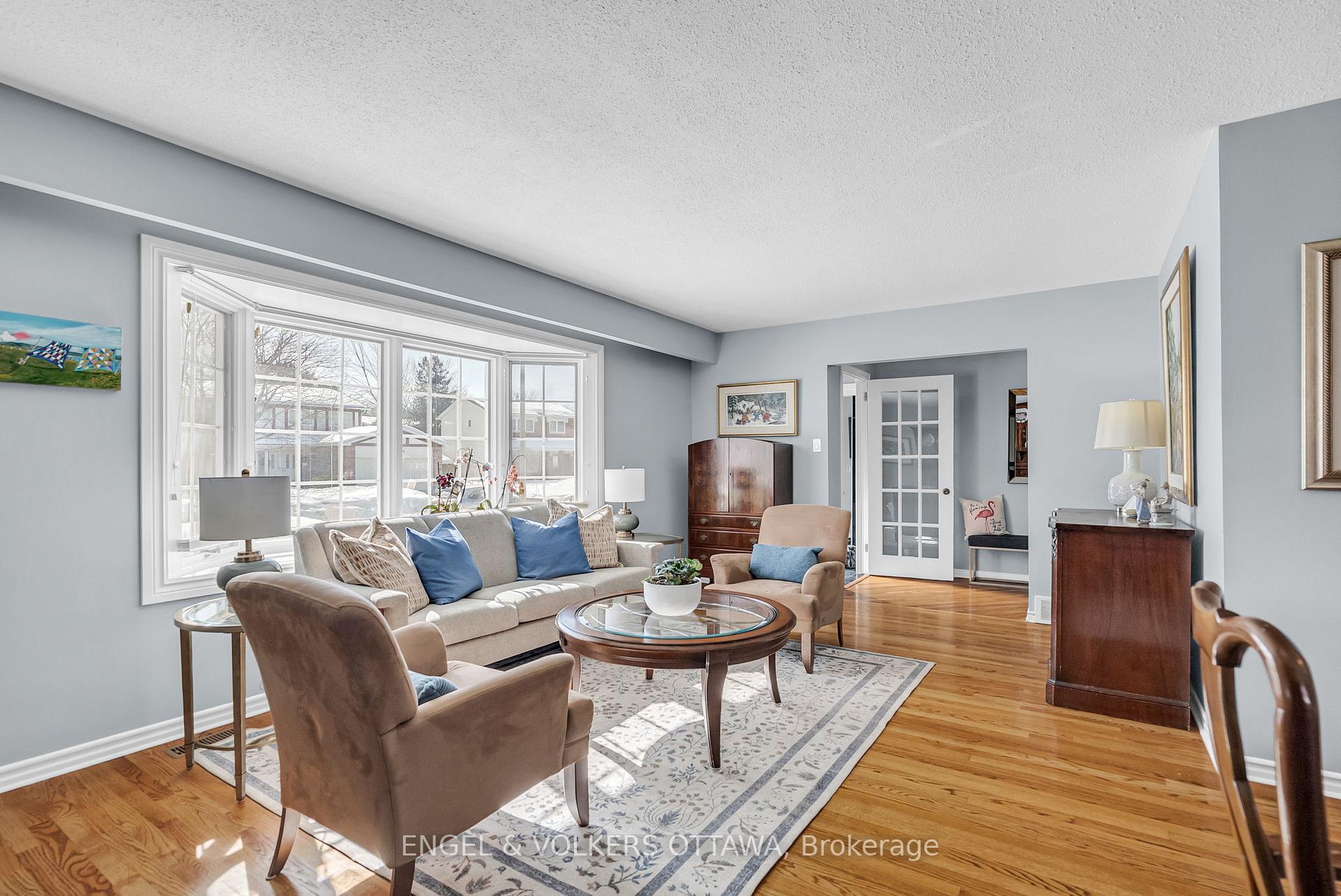 Photo 4 of 6271 Steamer Lane, Ottawa, Convent Glen South — HOMEH