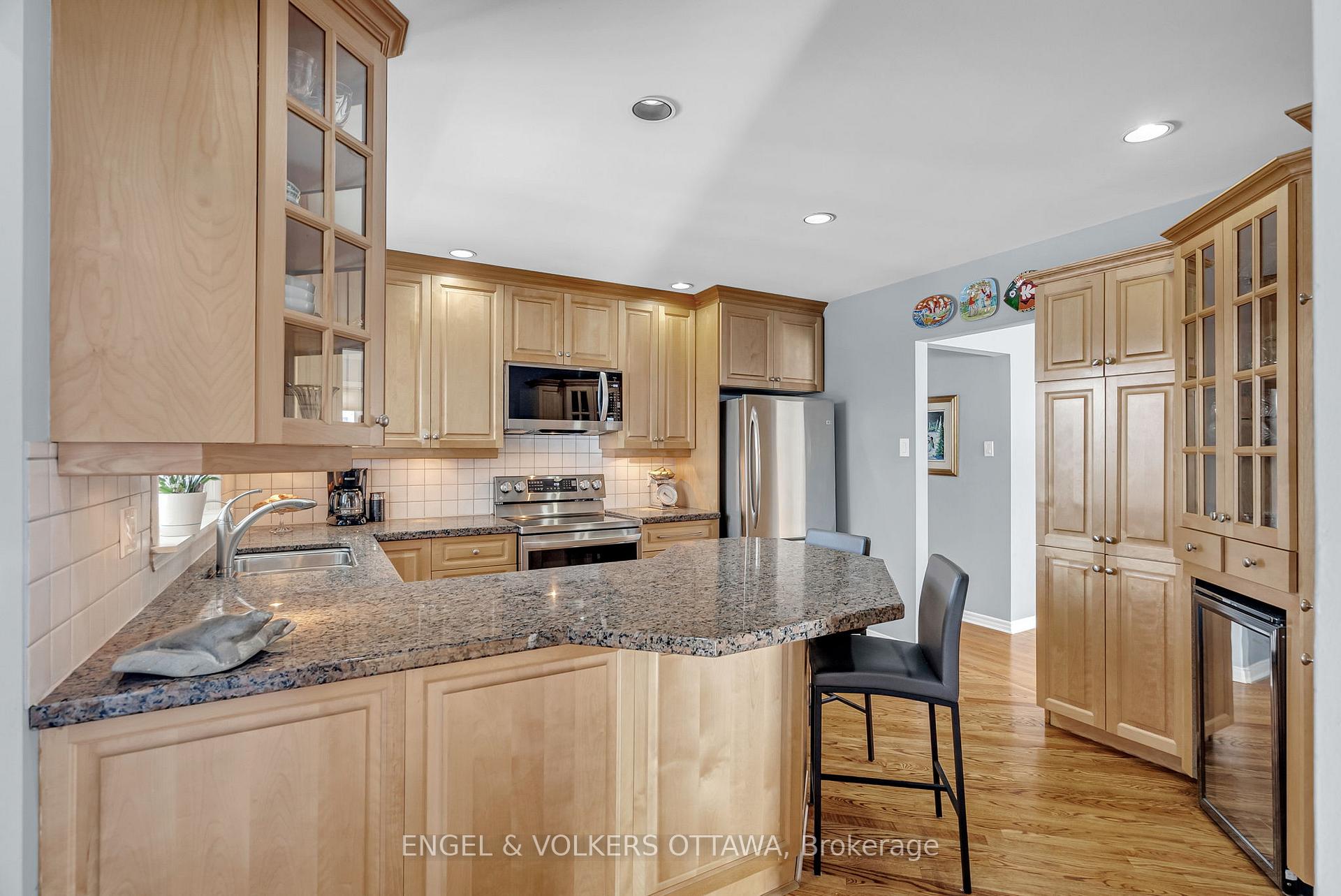 Photo 11 of 6271 Steamer Lane, Ottawa, Convent Glen South — HOMEH